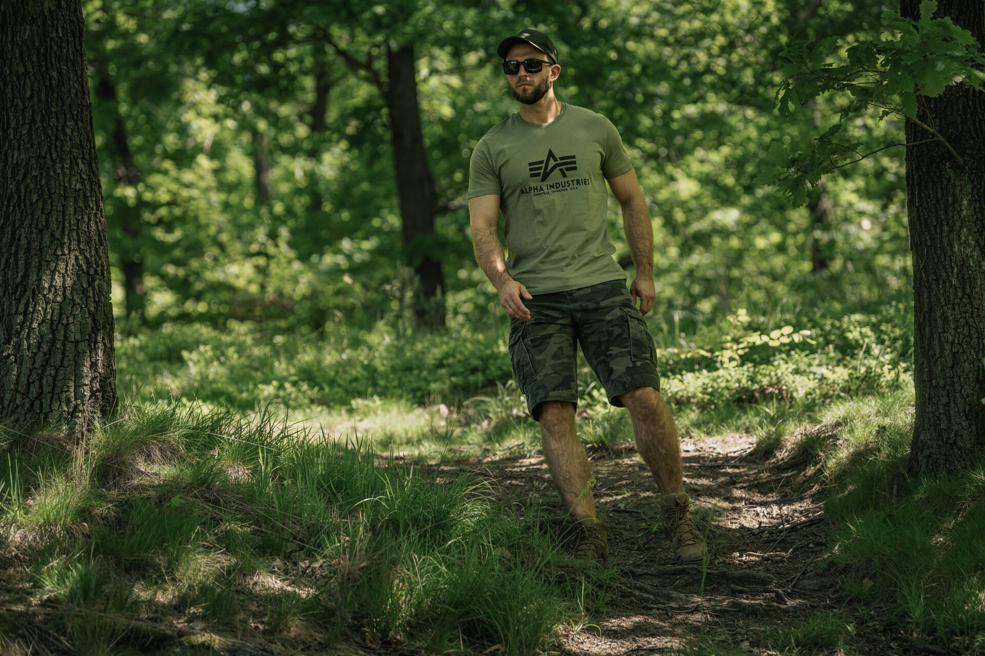 Футболка T-shirt Alpha Industries Basic - Olive/Black