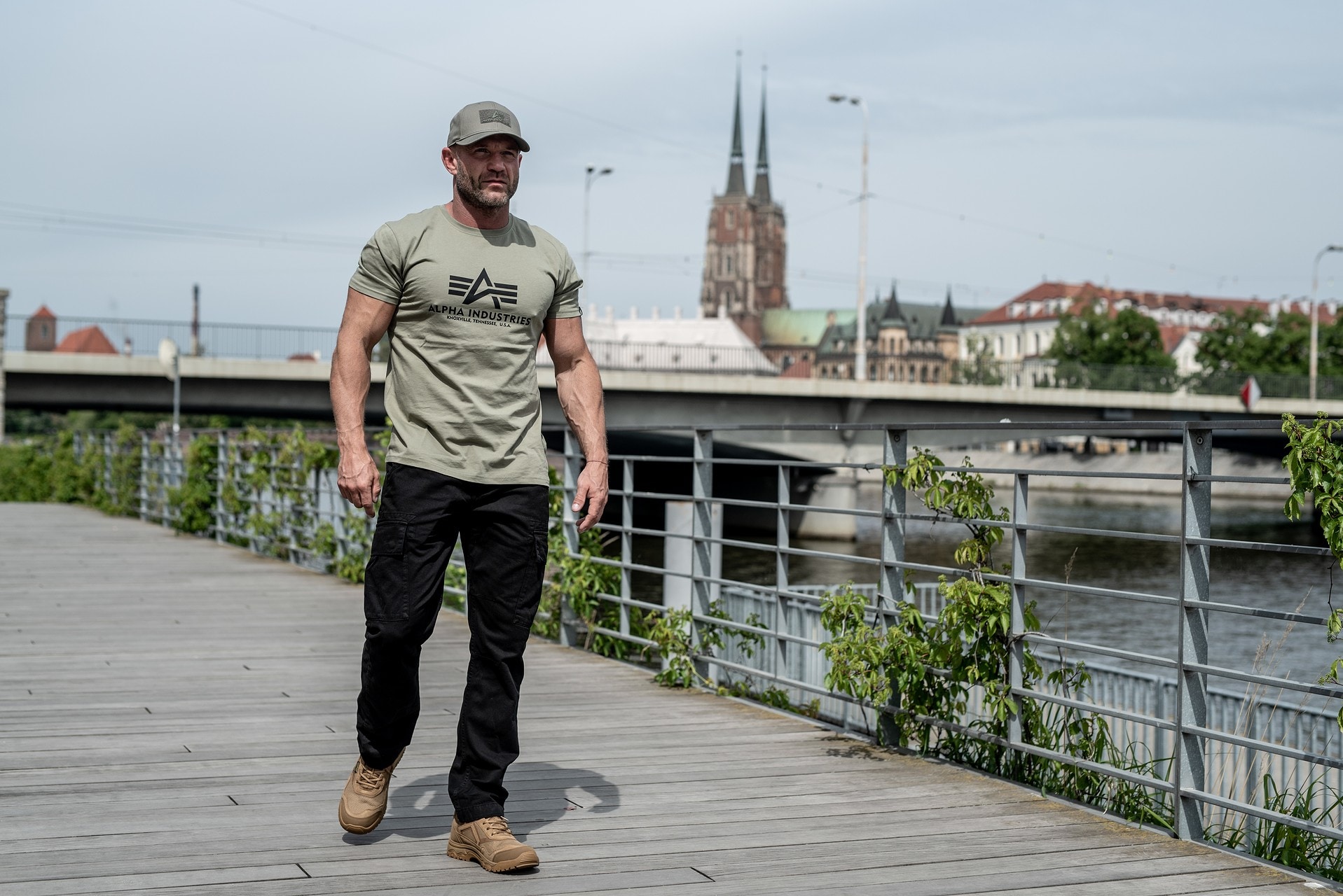 Футболка T-shirt Alpha Industries Basic - Olive/Black