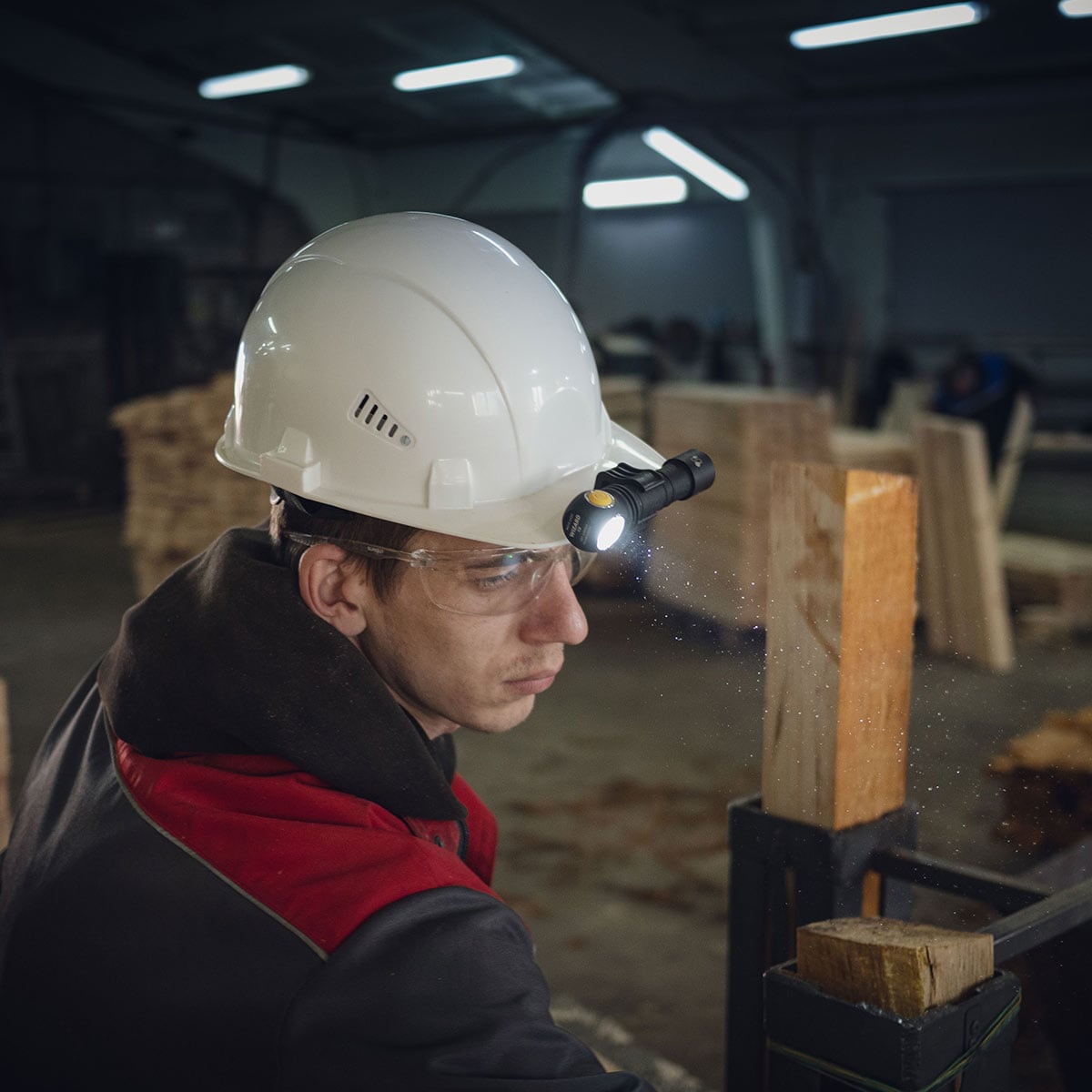 Latarka czołowa i kątowa Armytek Wizard C2 Magnet USB Warm - 1120 lumenów