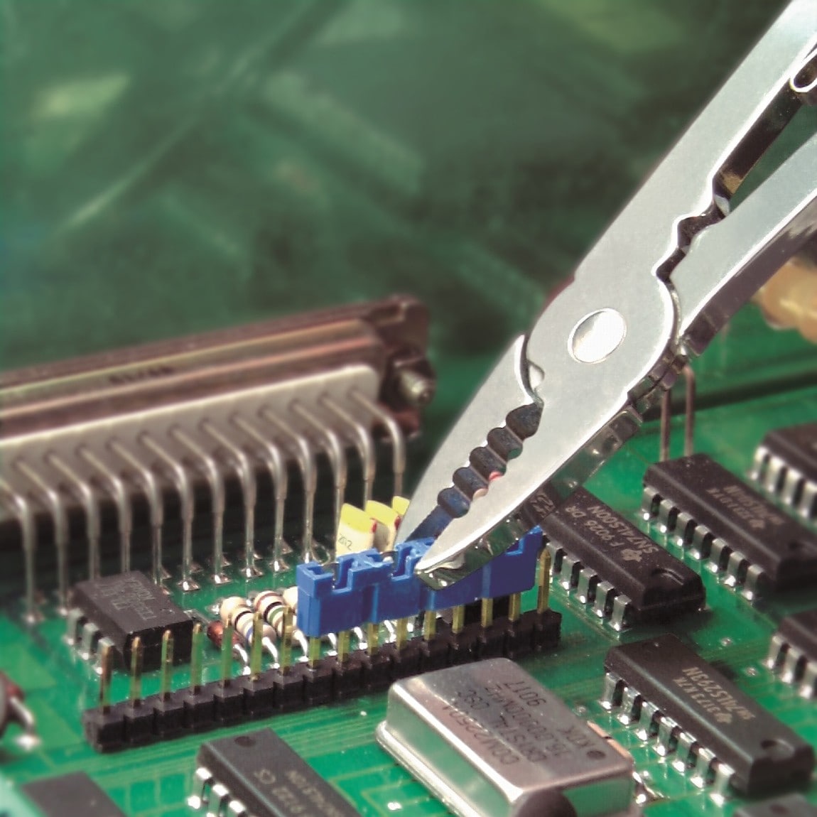 Scyzoryk Victorinox Cyber Tool M - Transparent Red