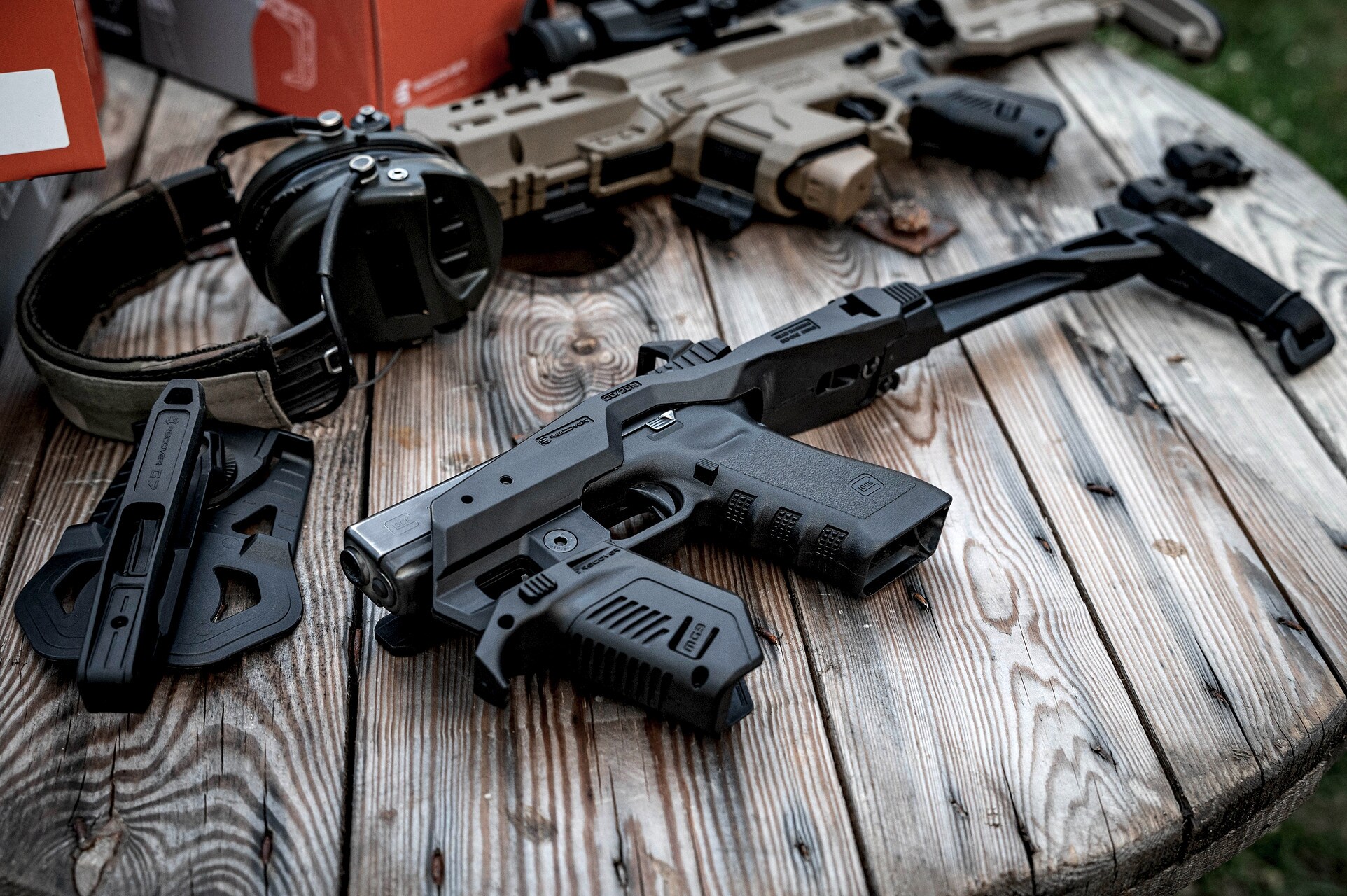 Konwersja Recover Tactical 20/20N Stabilizer Brace Pro Kit + MG9 Grip do pistoletów Glock - Black