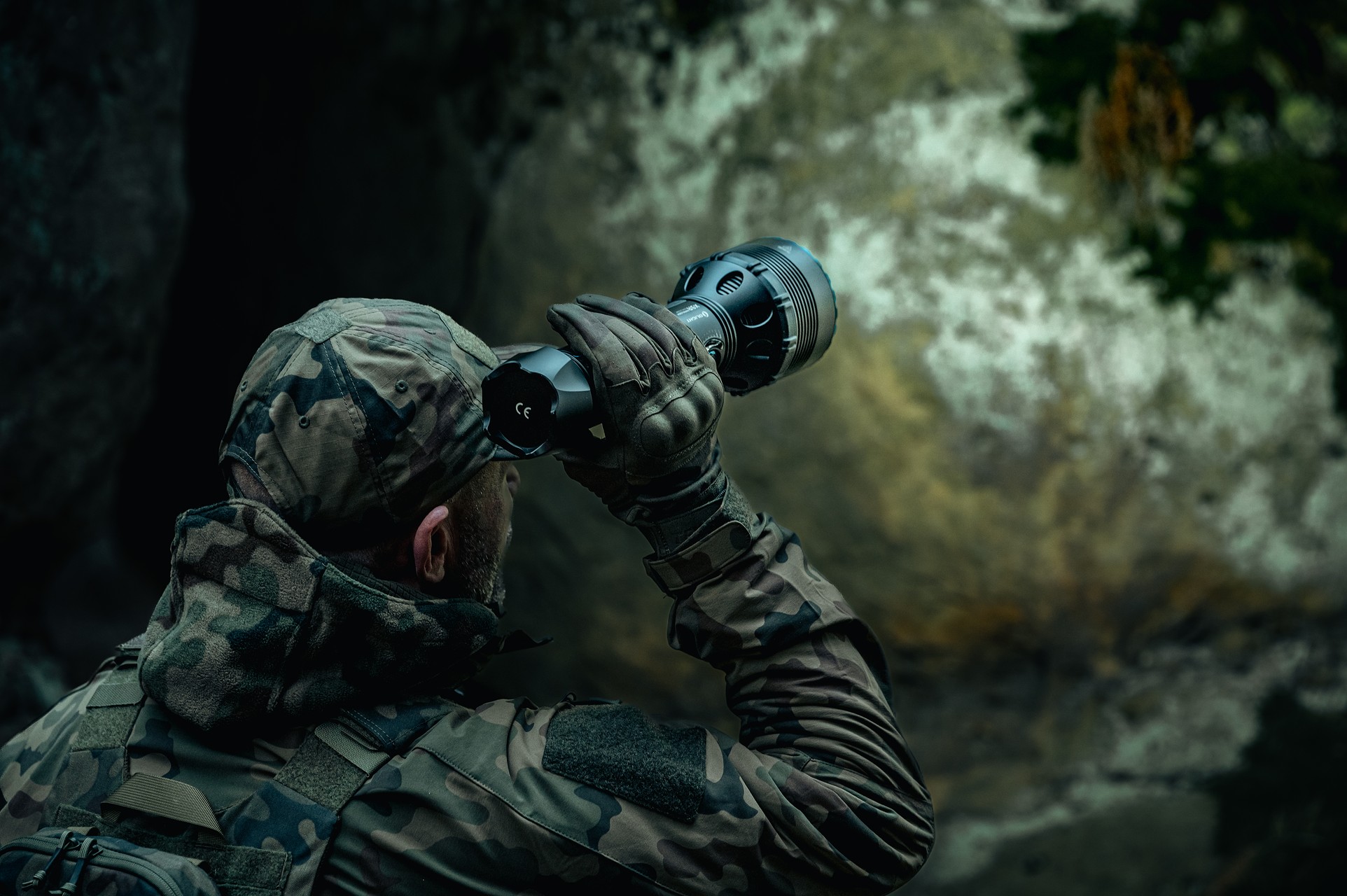 Latarka akumulatorowa Olight X9R Marauder - 25000 lumenów