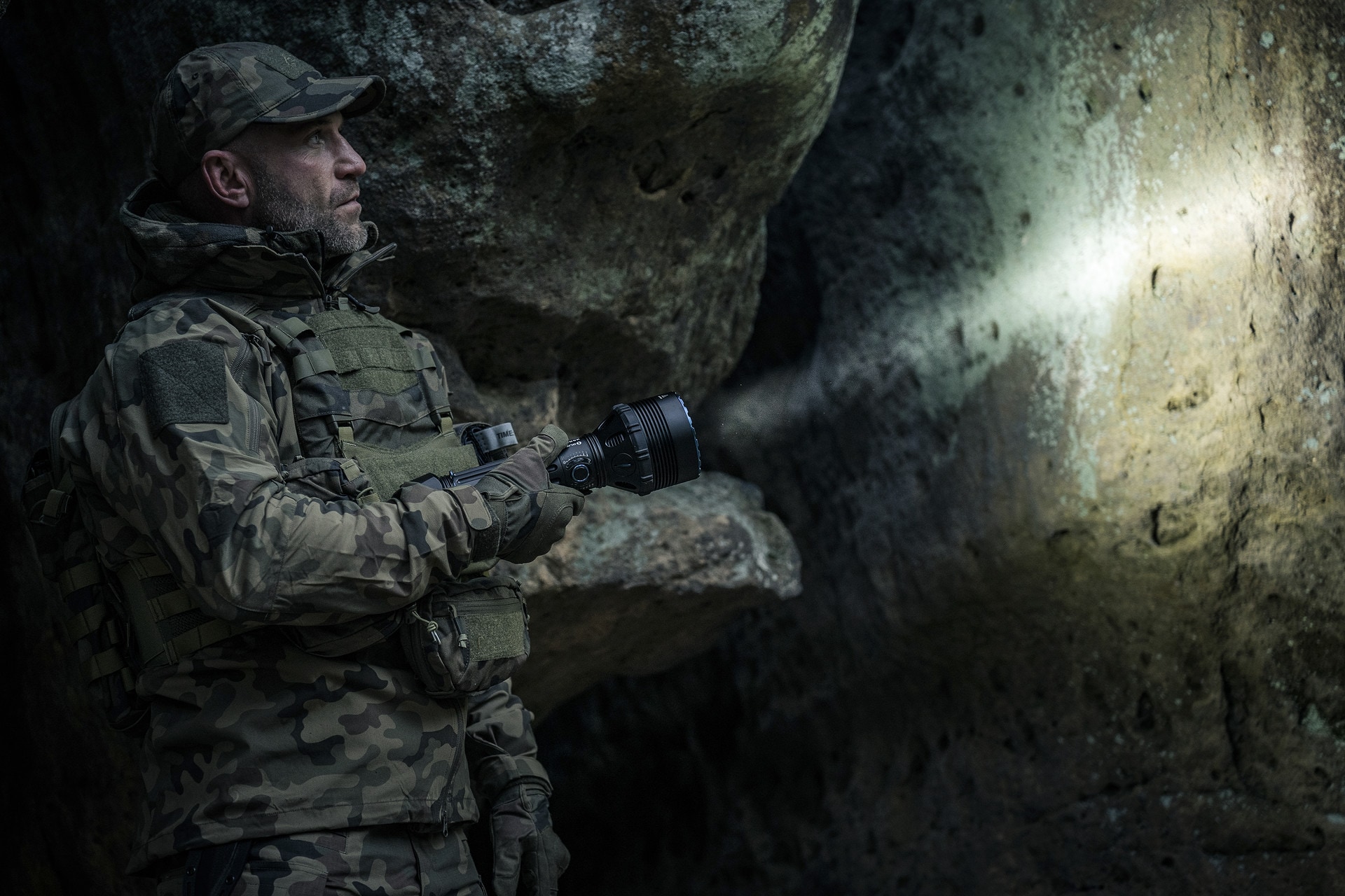 Latarka akumulatorowa Olight X9R Marauder - 25000 lumenów