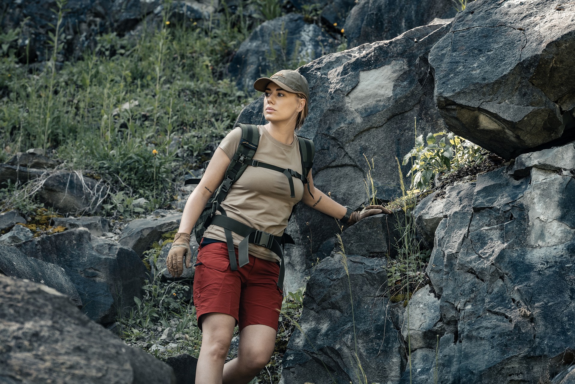 Футболка T-Shirt жіноча Helikon з органічної бавовни Slim - Khaki