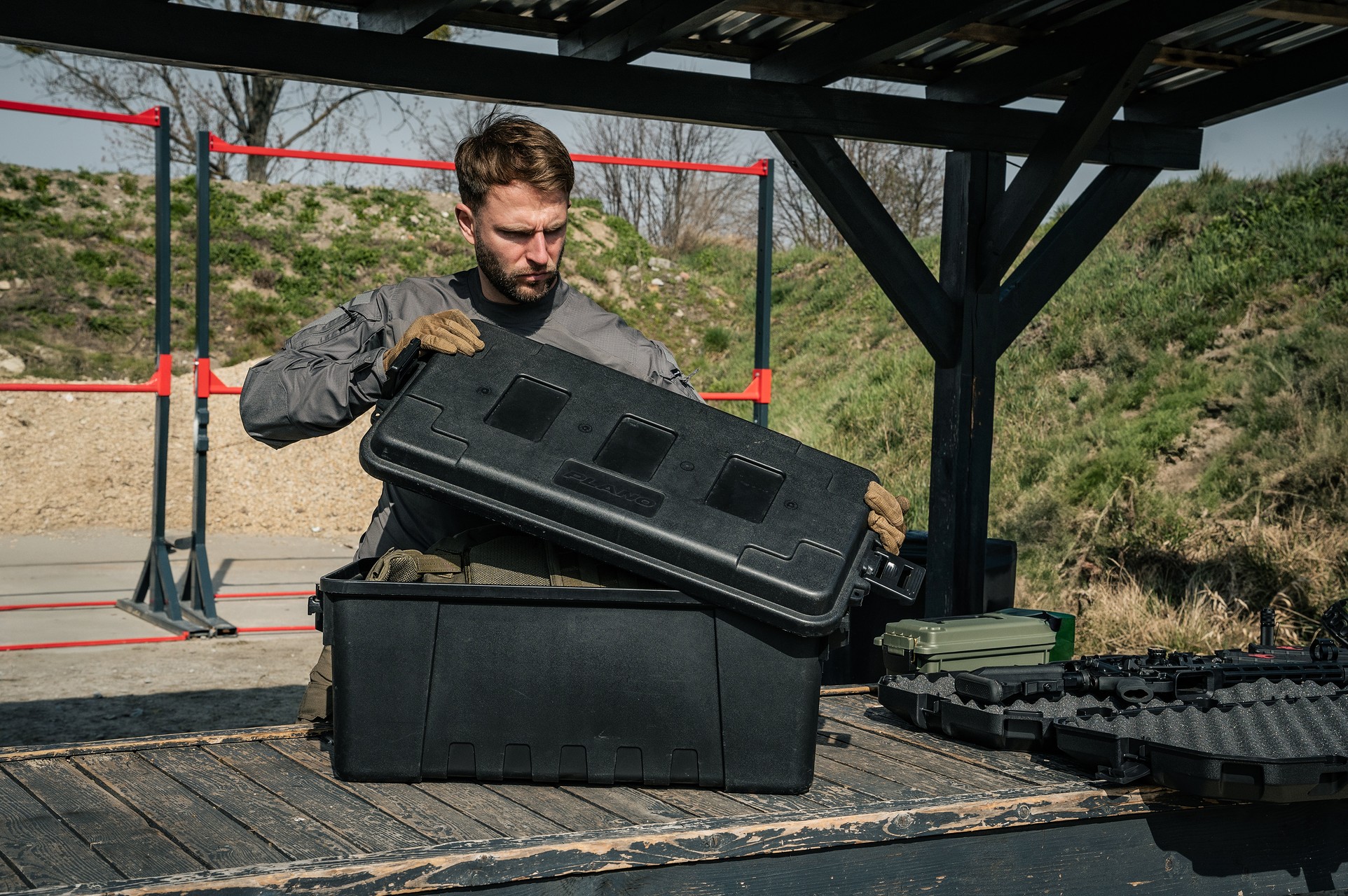 Skrzynia transportowa Plano Sportsman's Trunk Medium 64 l - Black