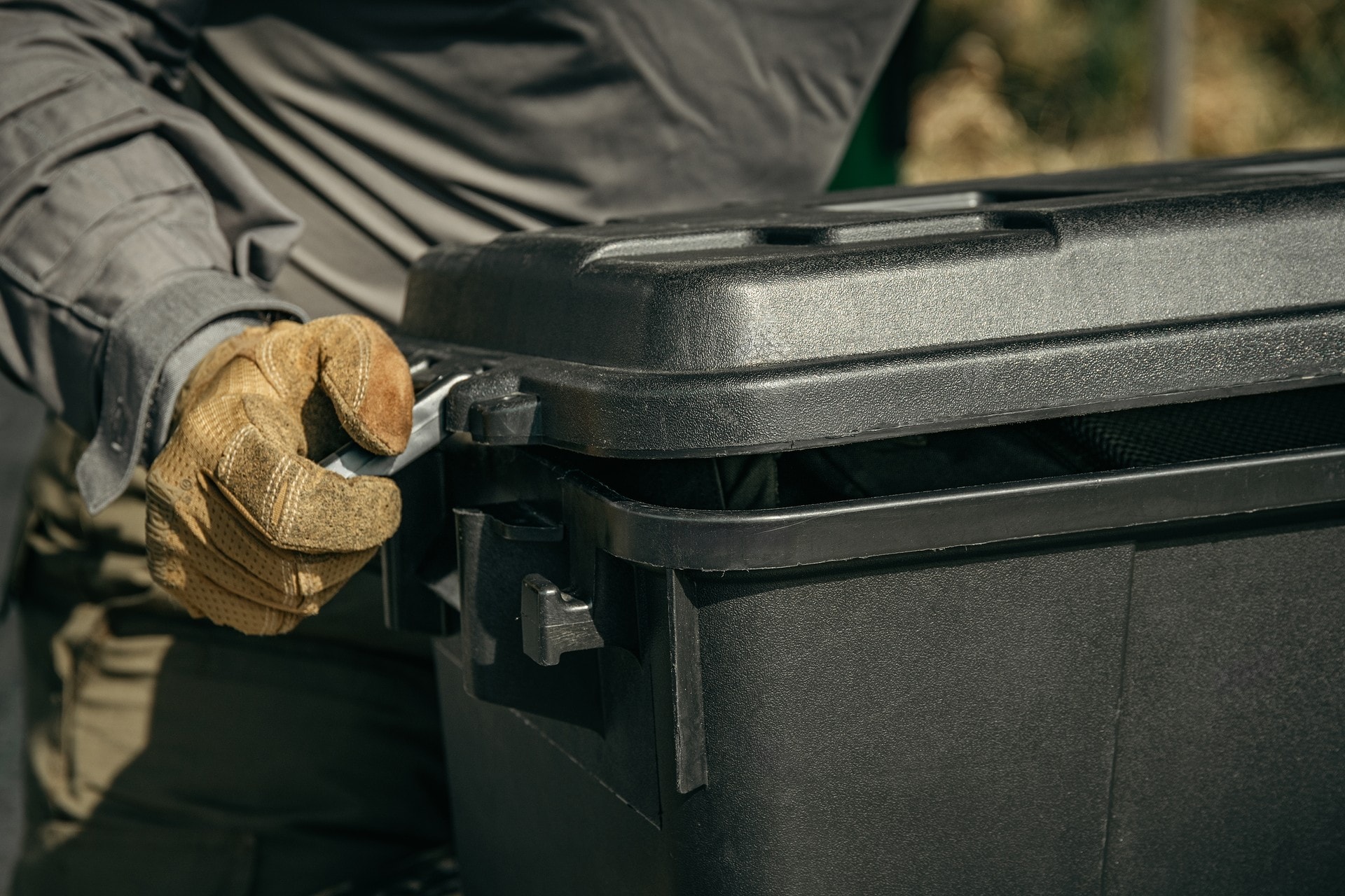 Skrzynia transportowa Plano Sportsman's Trunk Medium 64 l - Black