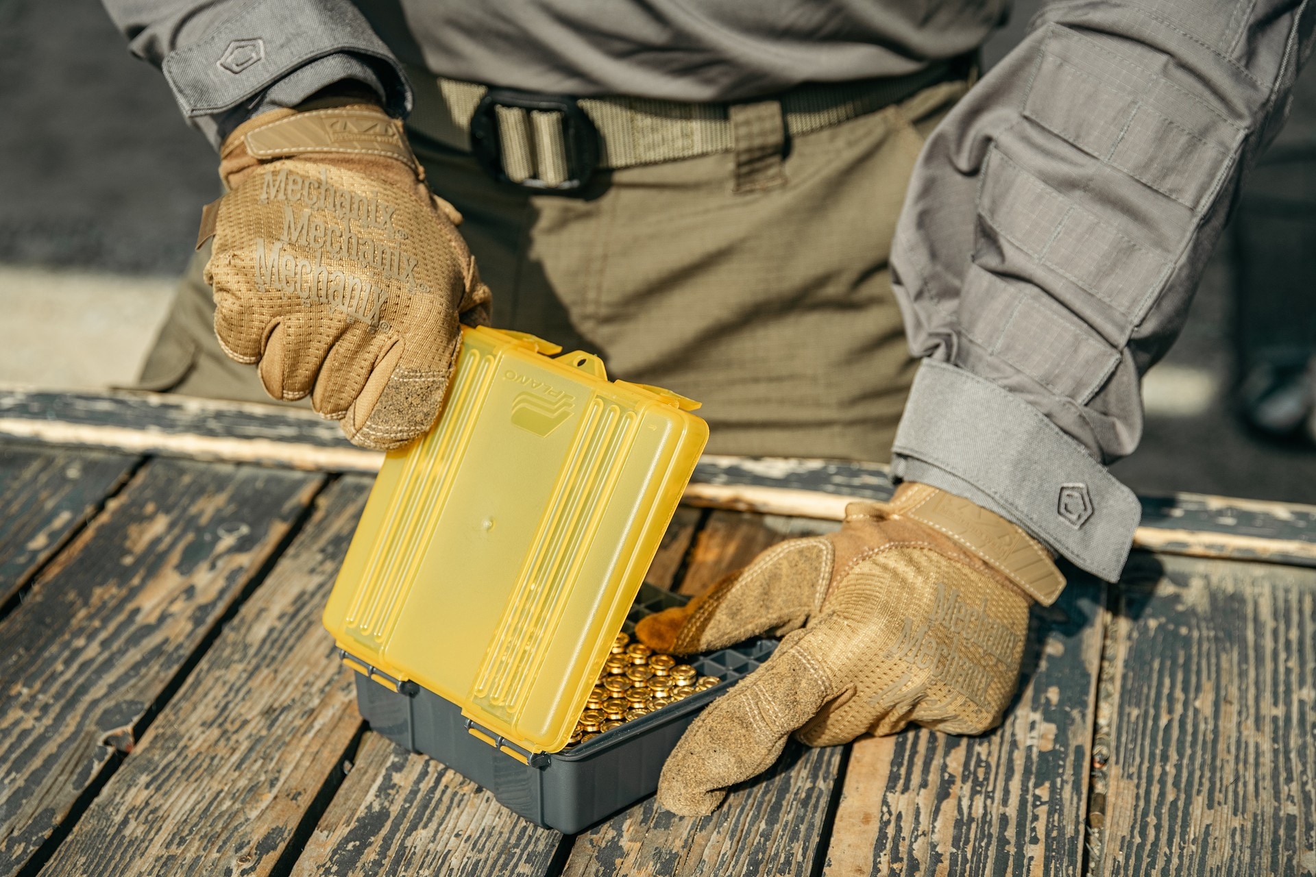 Pudełko amunicyjne Plano kal. 9 mm 100 szt. - Dark Grey/Transparent Amber