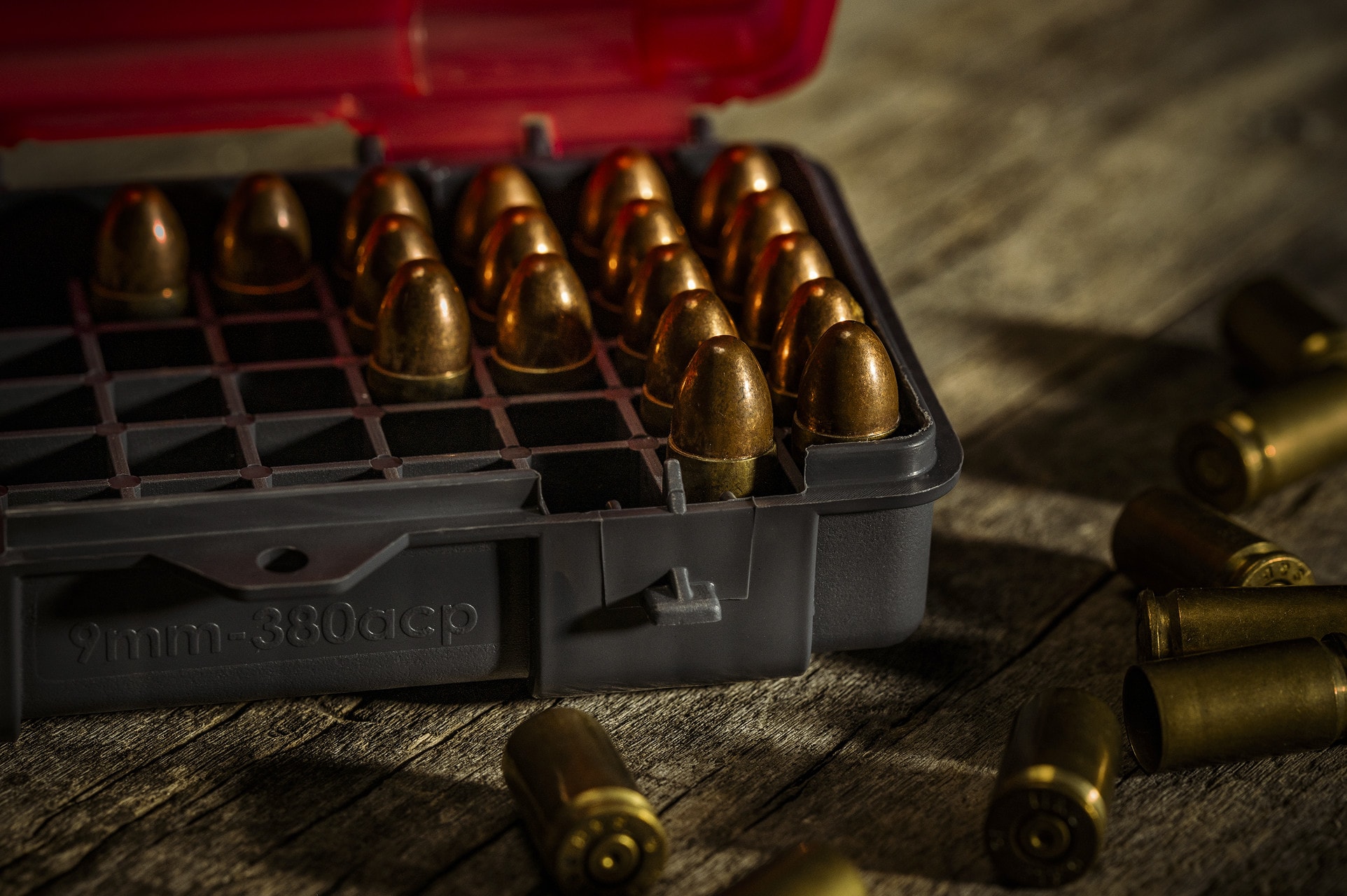 Pudełko amunicyjne Plano kal. 9 mm 50 szt. - Grey/Red