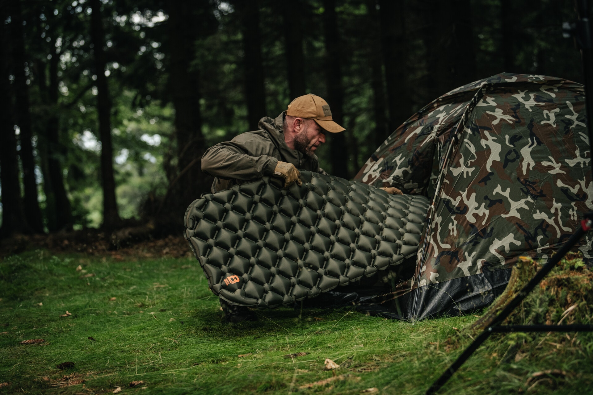 Materac jednoosobowy Badger Outdoor 188 x 58 cm - Olive