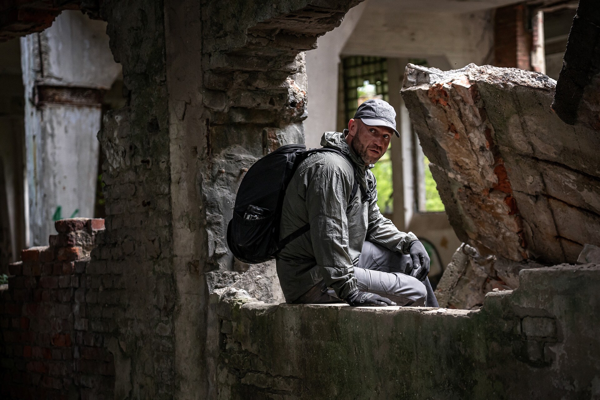 Plecak ewakuacyjny Helikon Bail Out Bag 25 l Black - z wyposażeniem