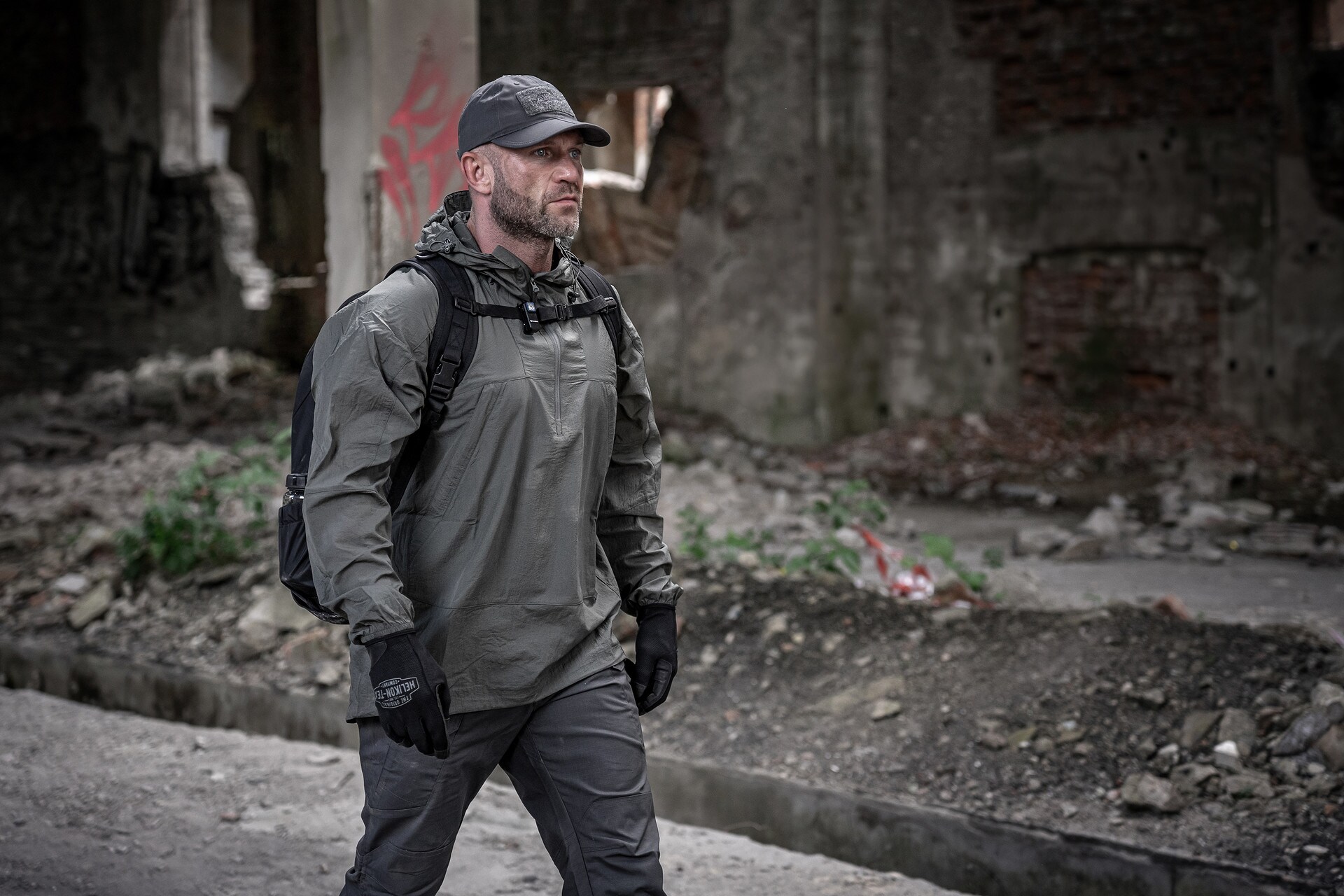 Plecak ewakuacyjny Helikon Bail Out Bag 25 l Black - z wyposażeniem