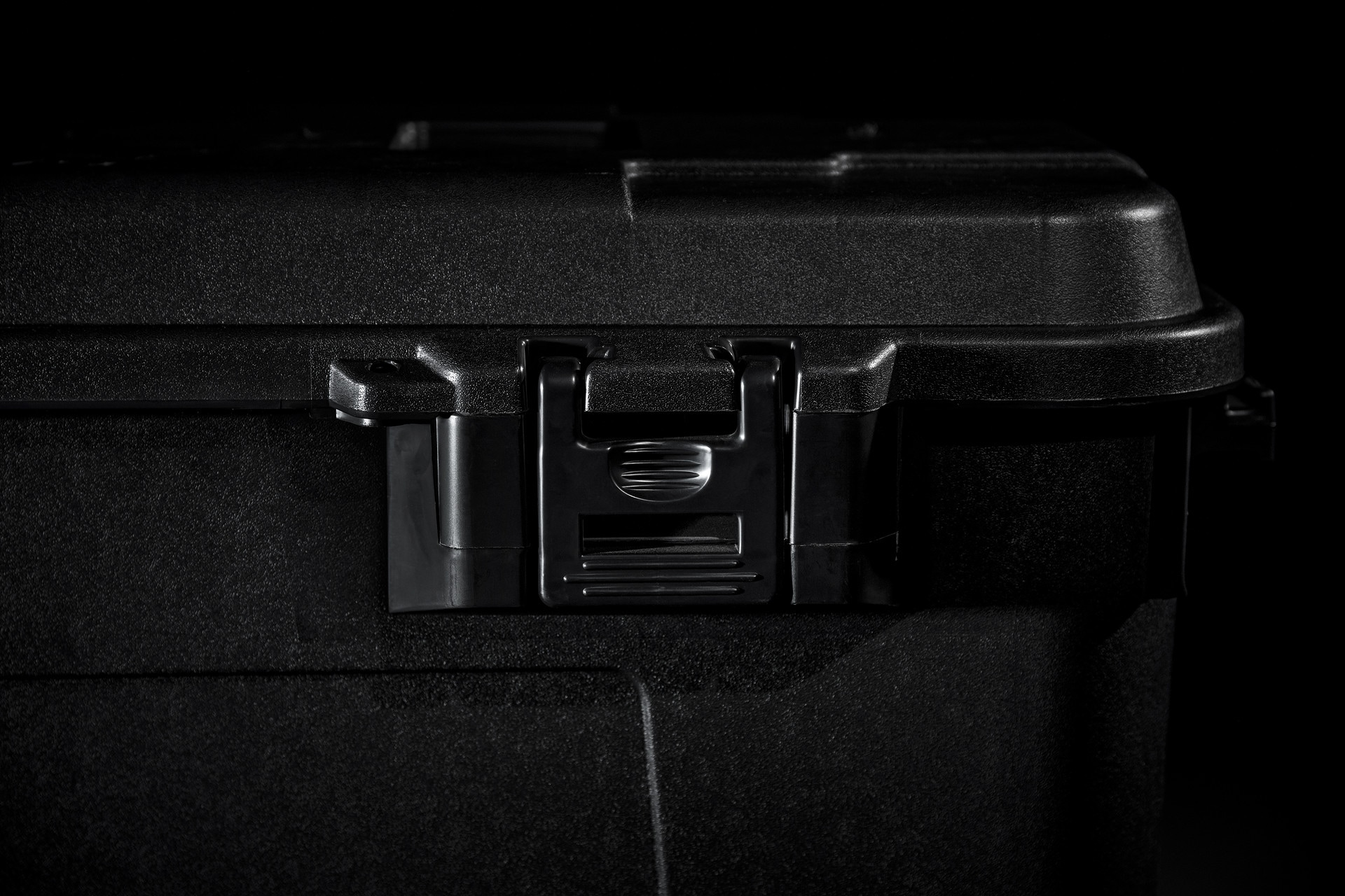 Skrzynia transportowa Plano Sportsman's Trunk Large 102 l - Black