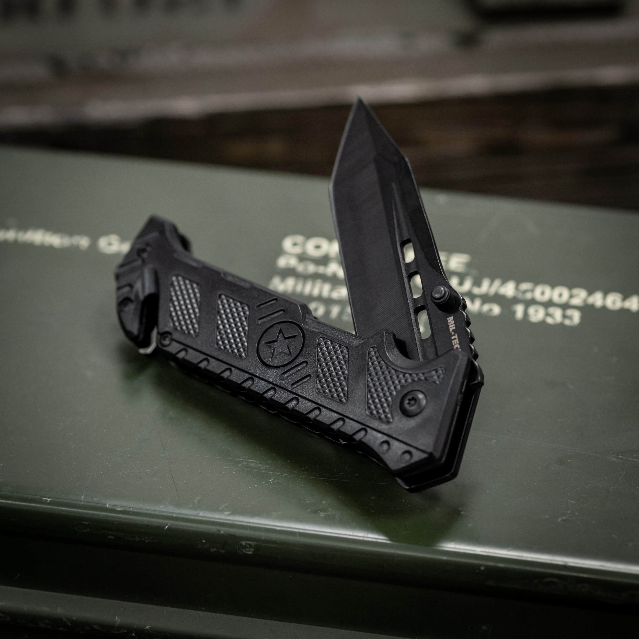 Nóż składany ratowniczy Mil-Tec Star Black