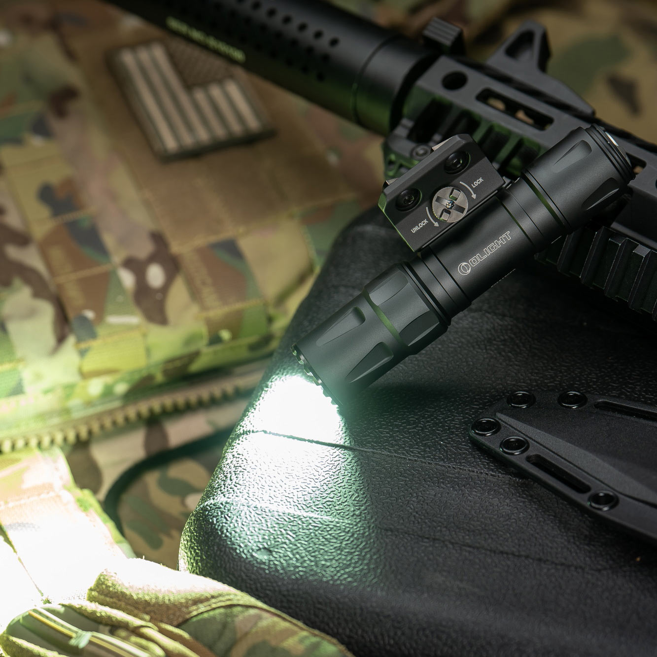 Ліхтарик для зброї Olight Odin S Matte Black з кріпленням - 1500 люменів