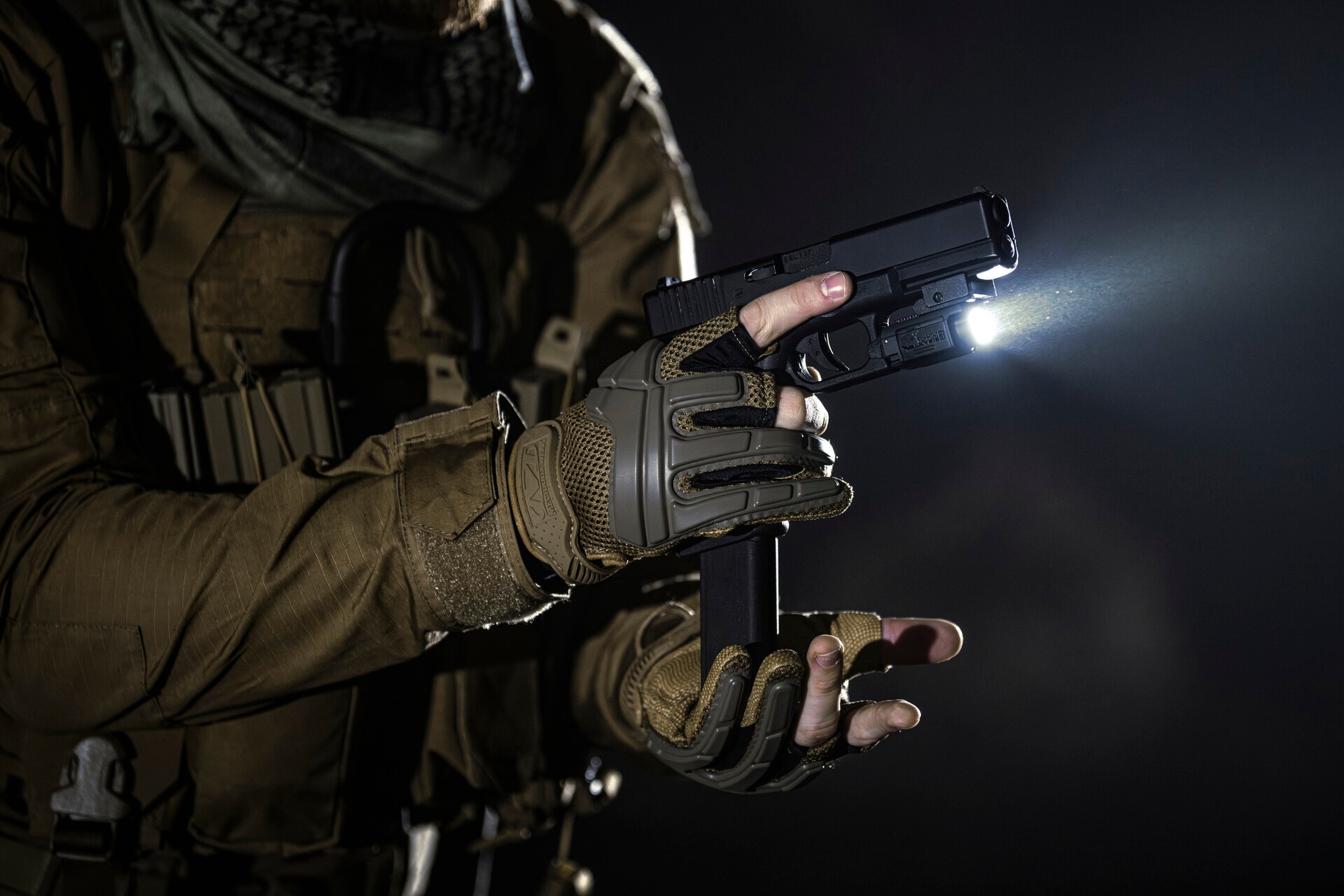 Latarka na broń Olight PL Mini 3 Valkyrie Black - 600 lumenów