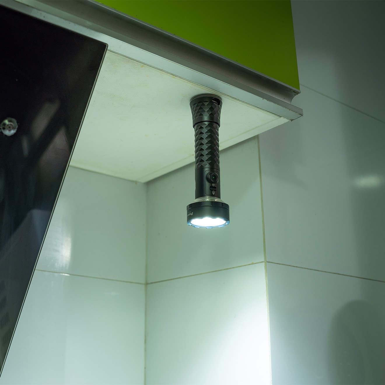 Latarka Olight Prowess Black - 5000 lumenów