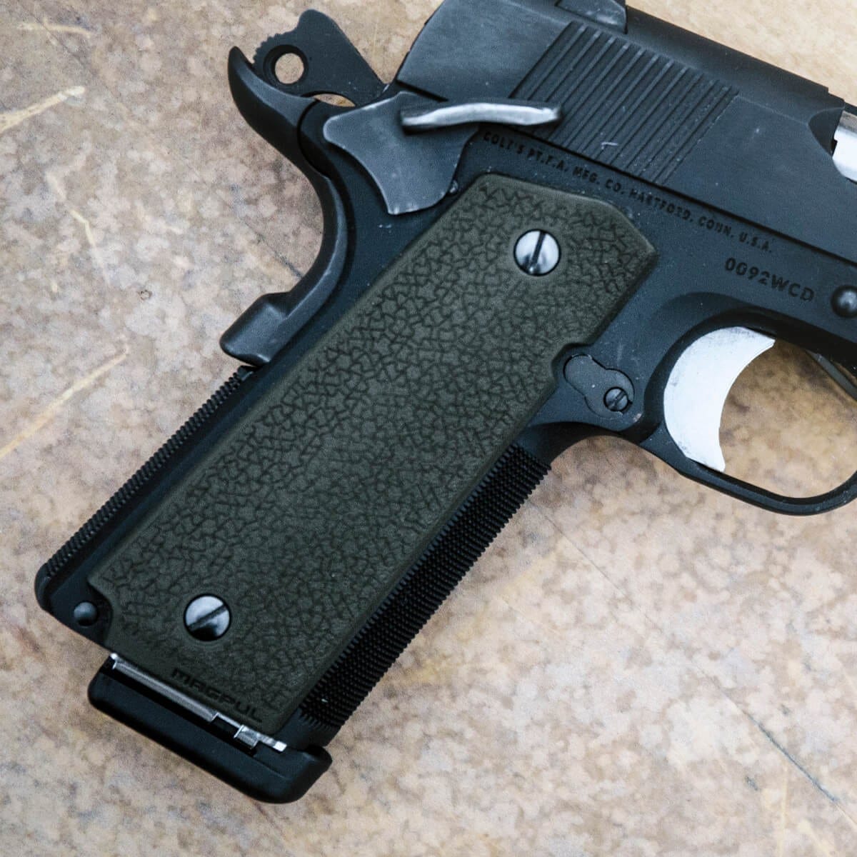 Облицювання рукоятки Magpul MOE для пістолетів 1911 - Olive Drab Green