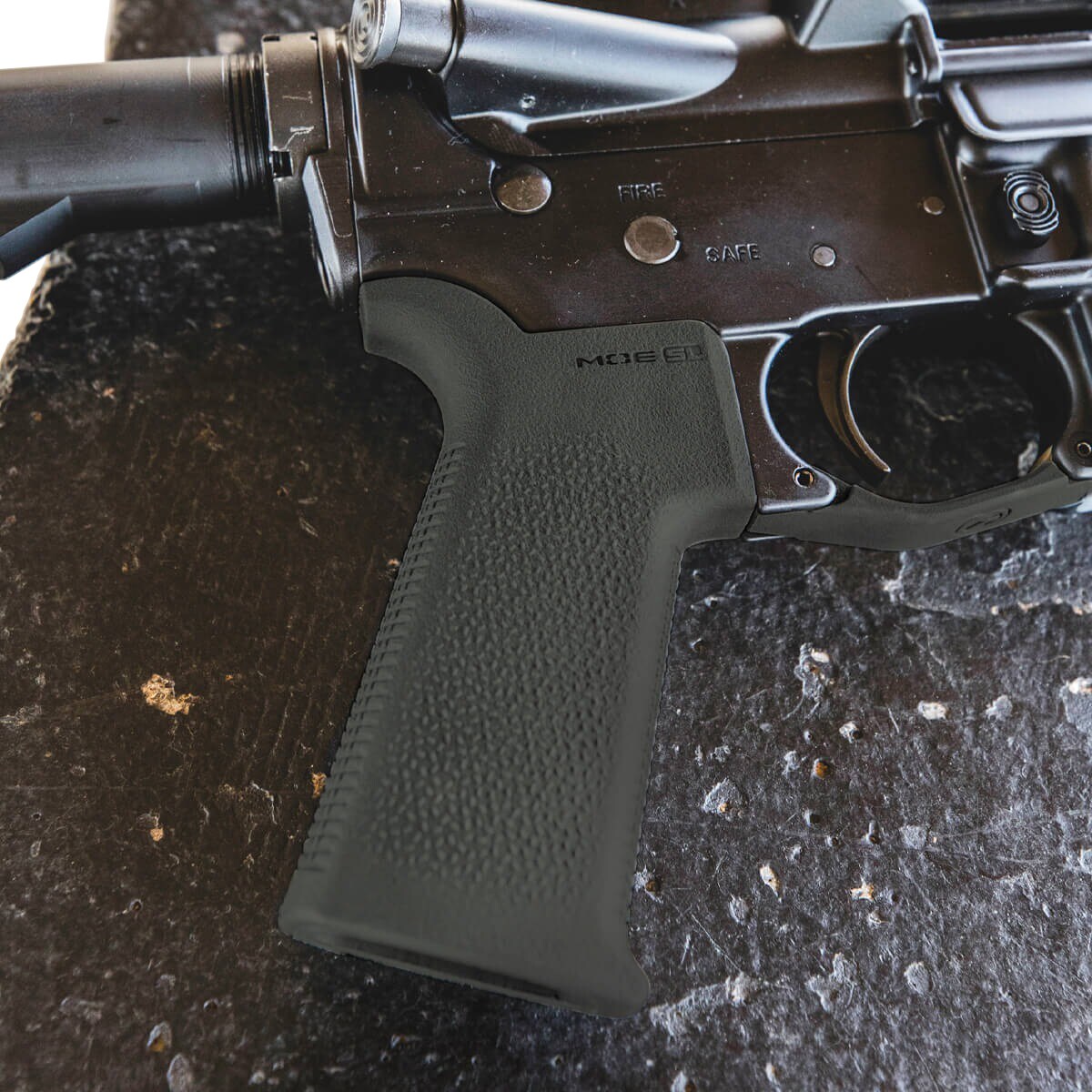 Chwyt pistoletowy Magpul MOE SL Grip do karabinków AR15/M4 - Olive Drab Green