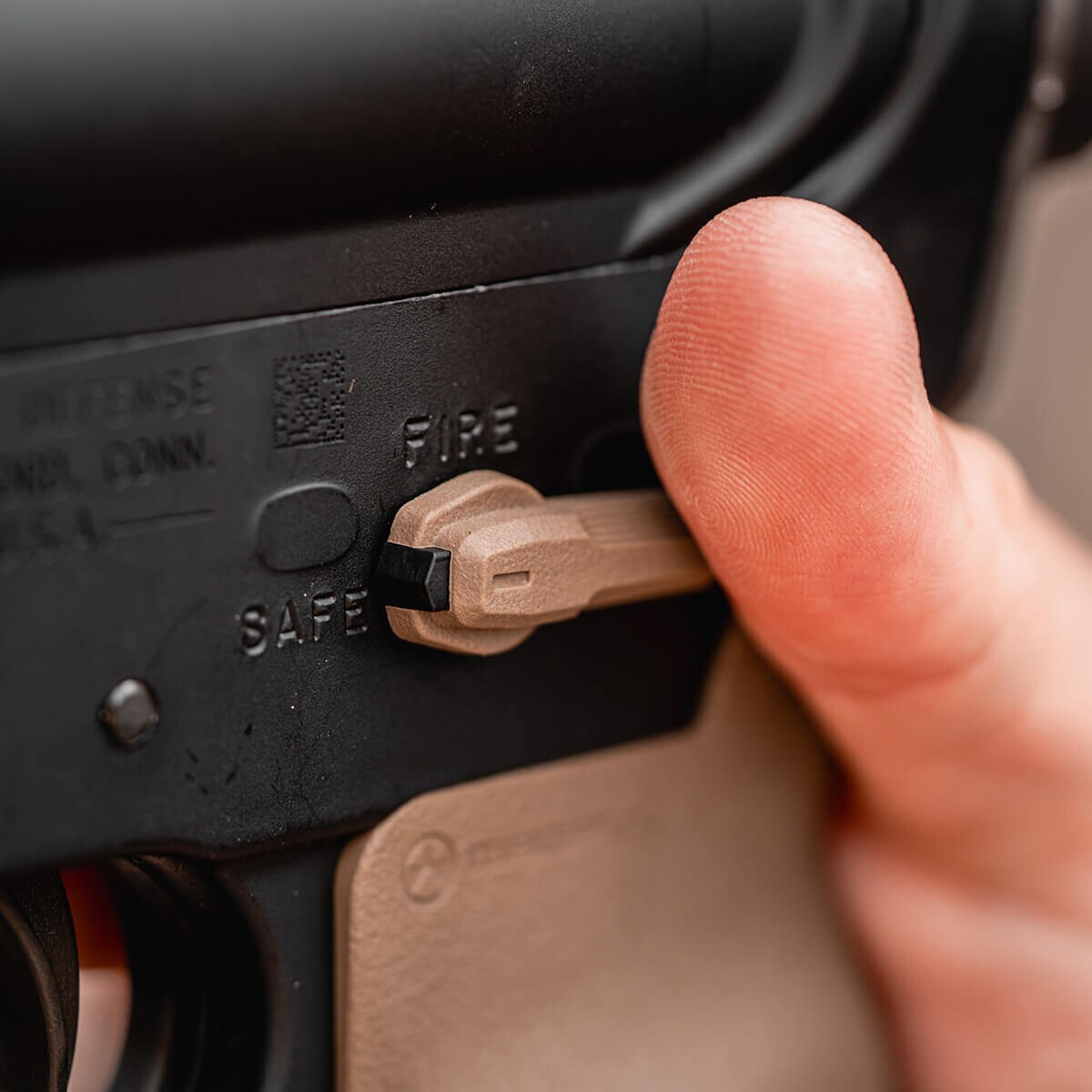 Selektor ognia Magpul ESK do AR - Flat Dark Earth