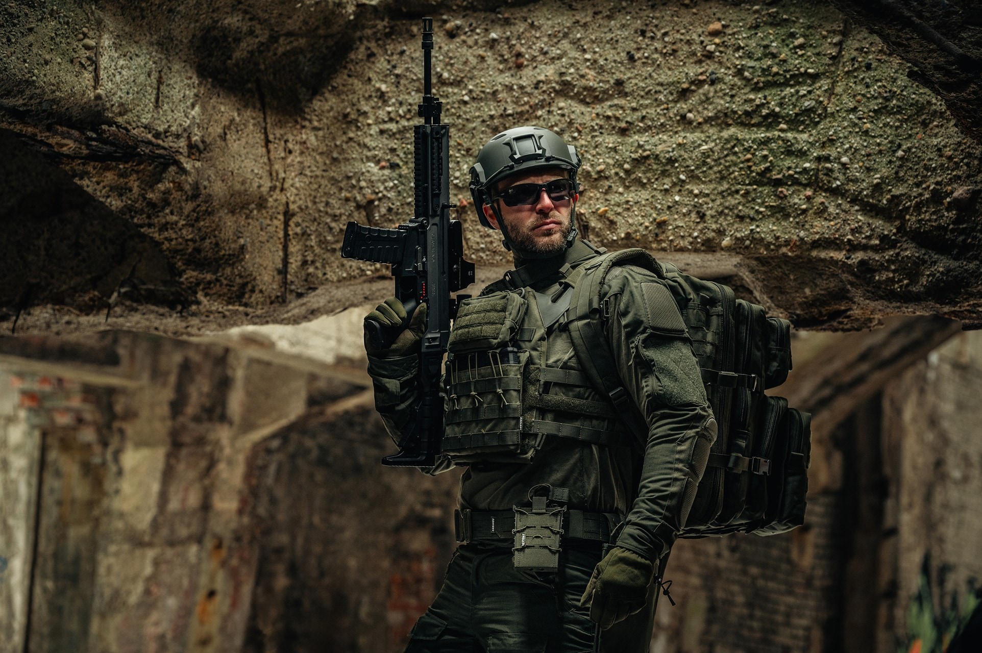 Hełm Mil-Tec US FAST Paratrooper - Olive