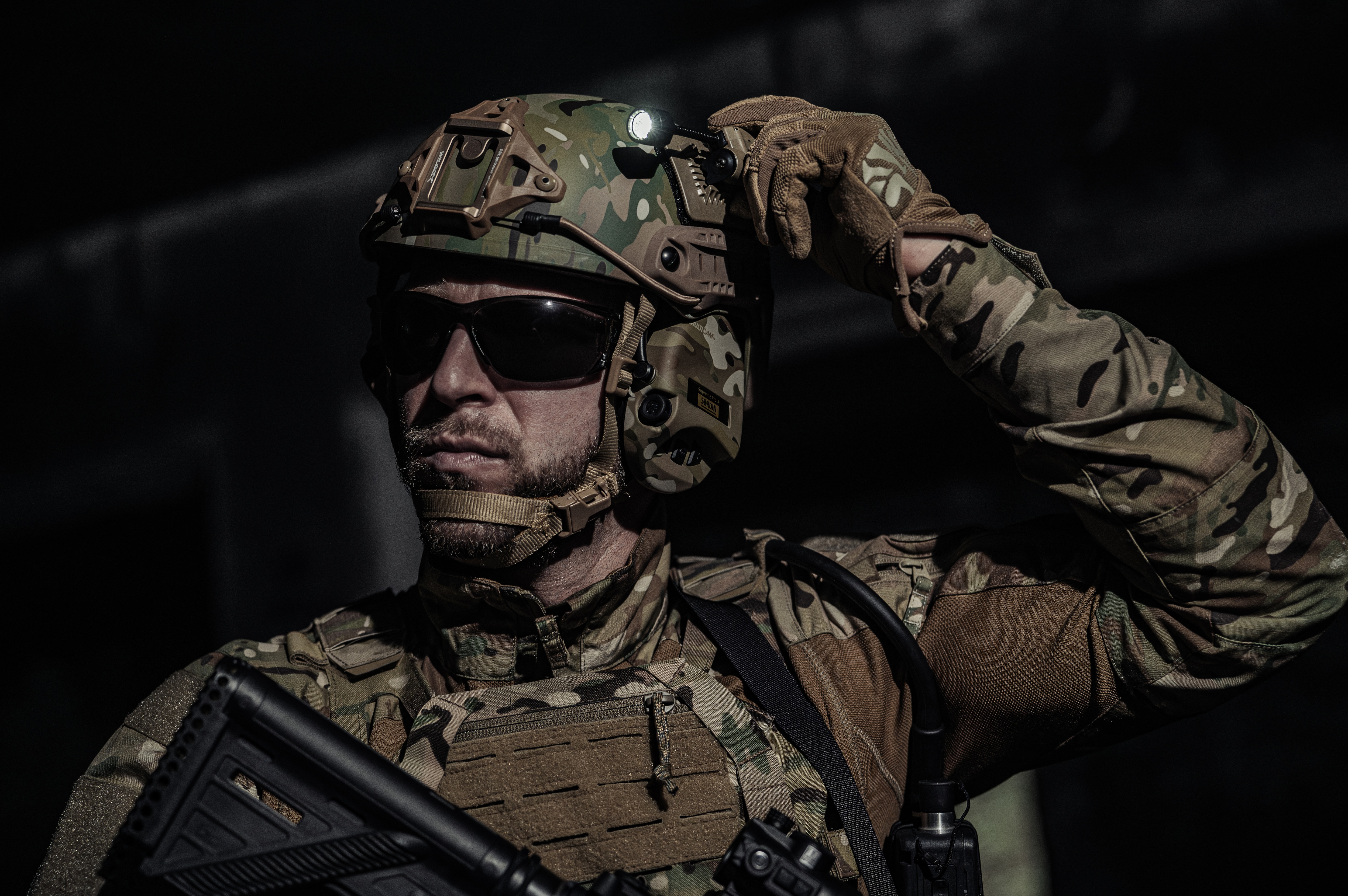 Latarka na hełm Streamlight Sidewinder Stalk Helmet Clip Coyote - 76 lumenów