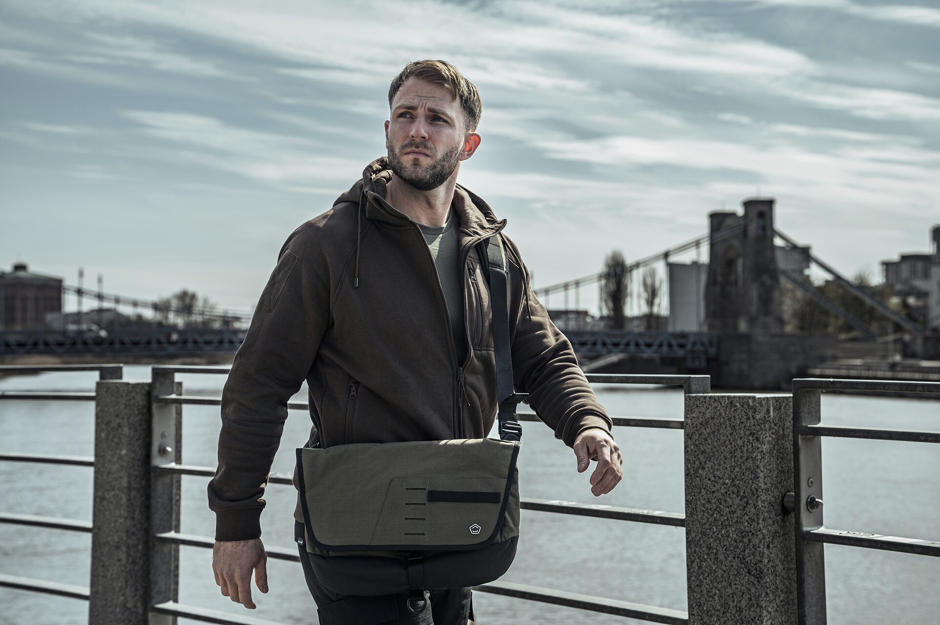 Torba na ramię Pentagon Consul Side Messenger Bag 13,4 l - RAL7013