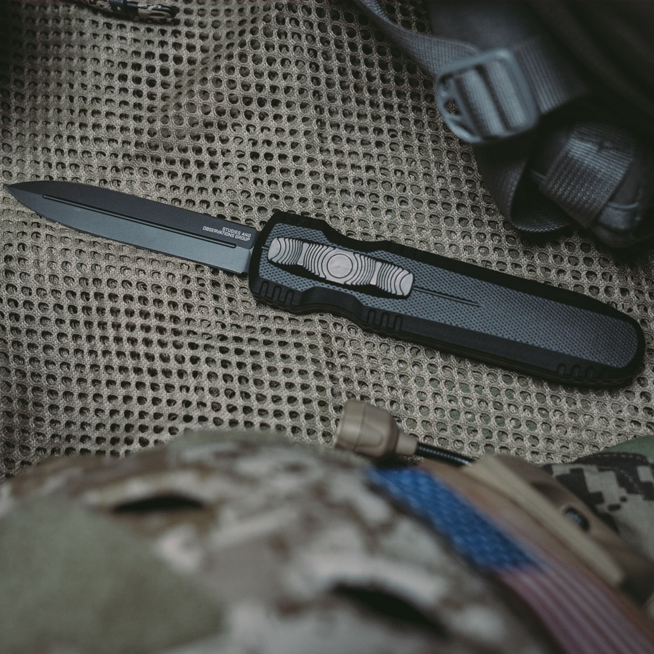 Пружинний ніж SOG Pentagon OTF - Blackout