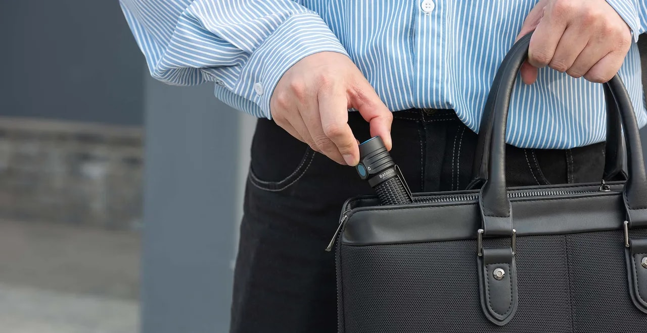 Latarka akumulatorowa Olight Baton Turbo Black - 1000 lumenów