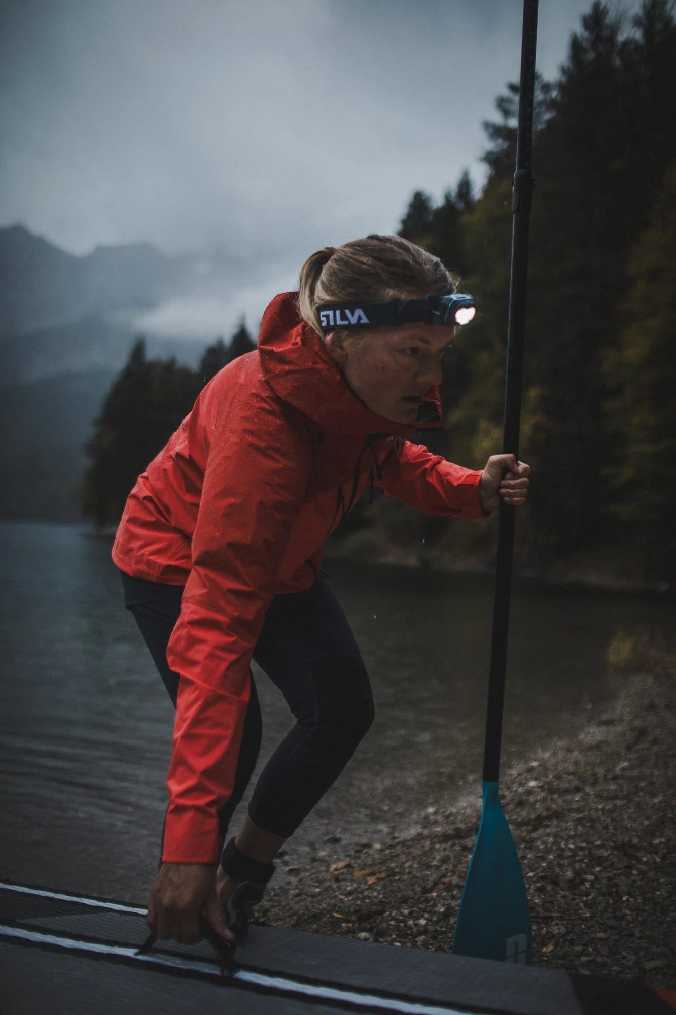 Latarka czołowa Silva Discover Black - 500 lumenów