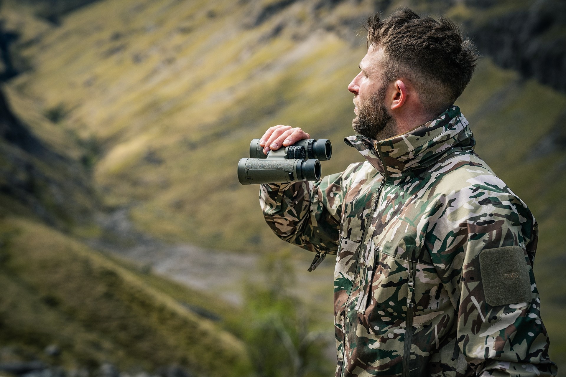 Бінокль Bushnell R3 8x42 - Ranger Green