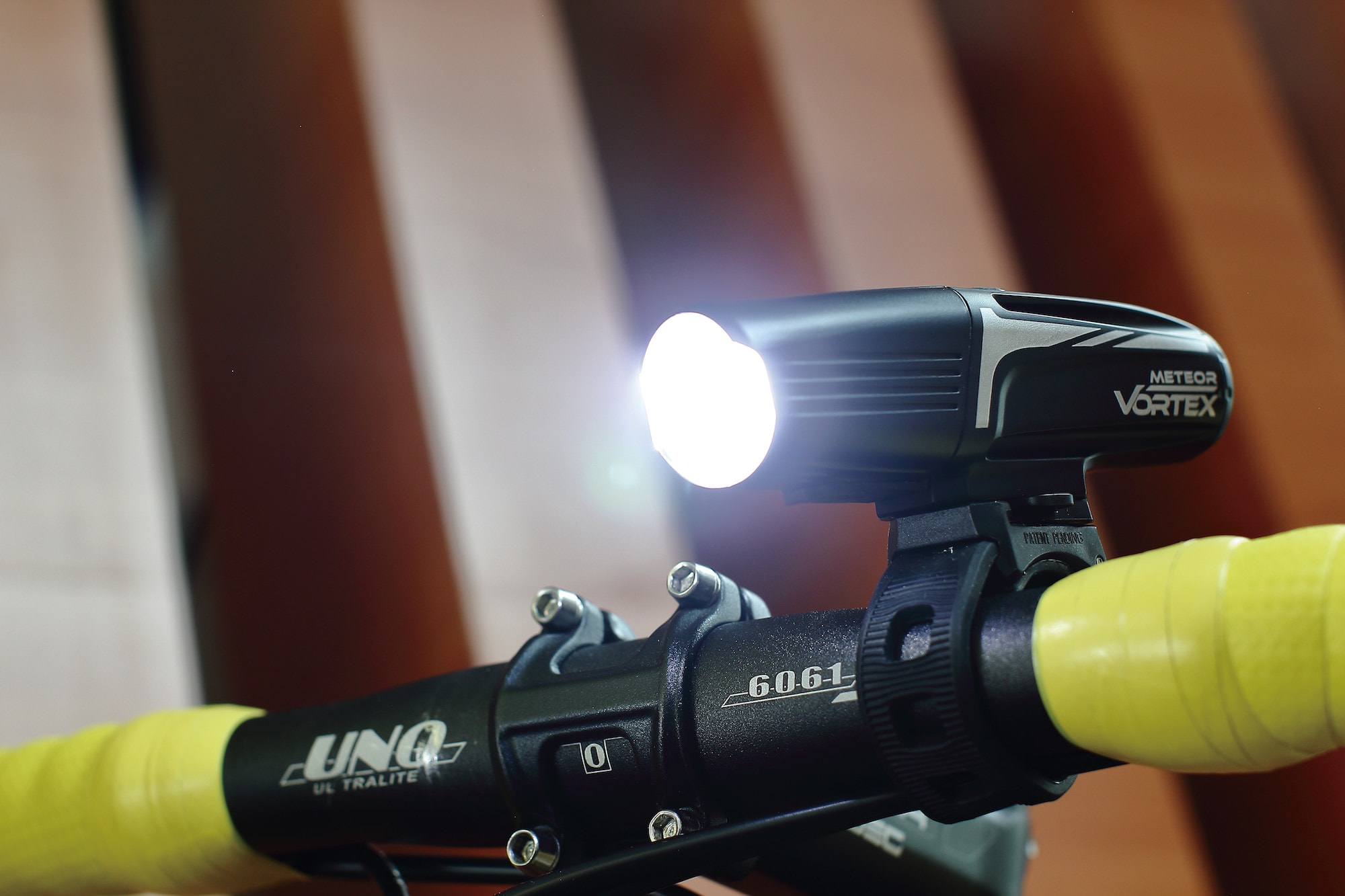 Światło rowerowe przednie Moon Meteor Vortex - 1000 lumenów