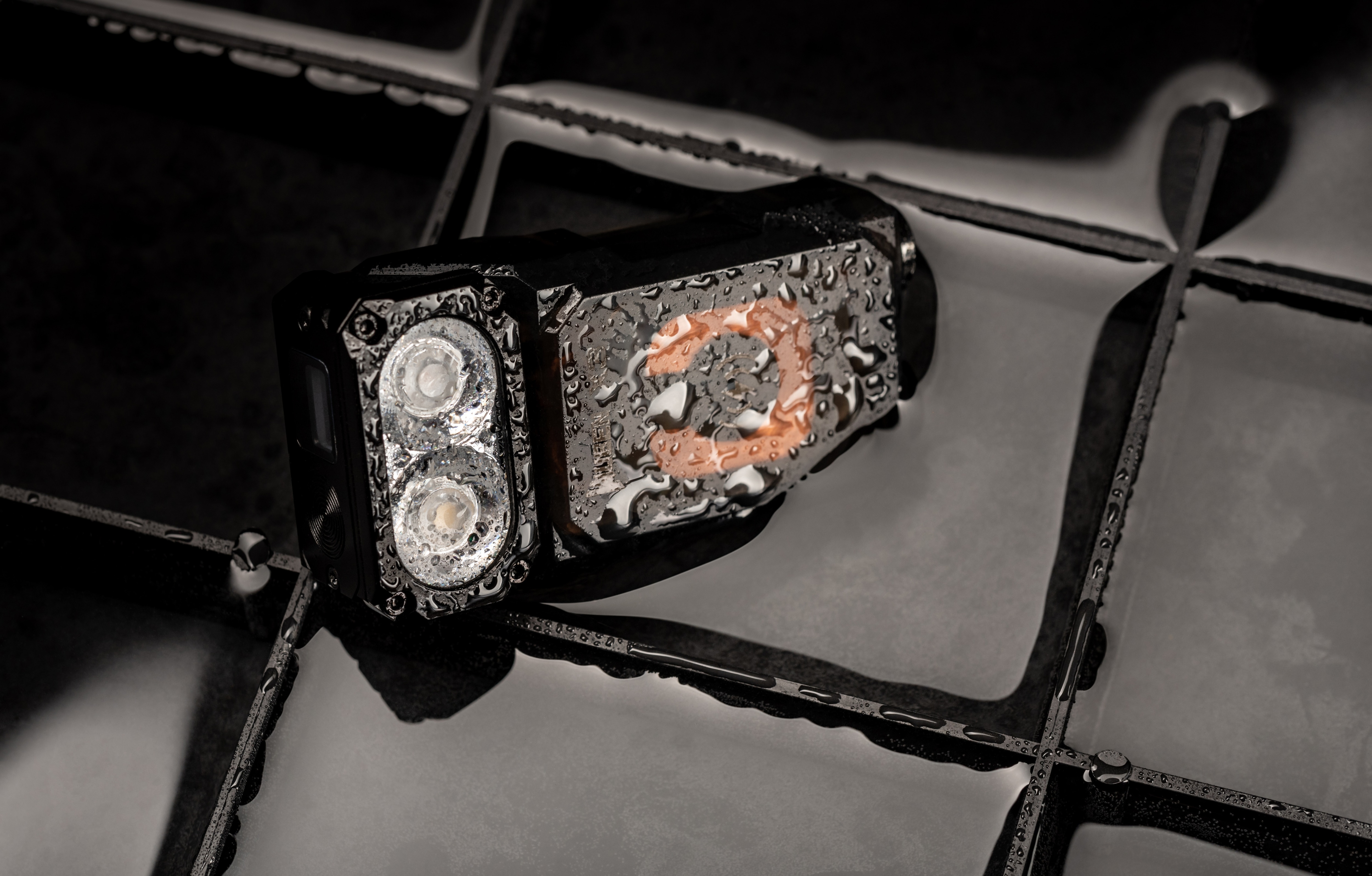 Ліхтарик Wuben X3 Pro Black + Aluminium Charging Box - 700 люменів