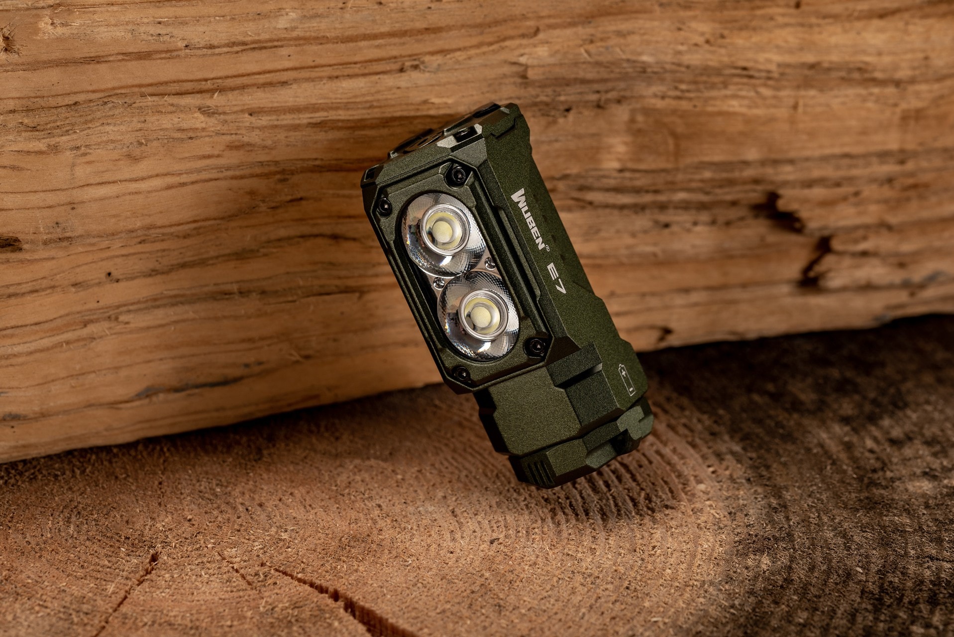 Latarka Wuben E7 Green - 1800 lumenów