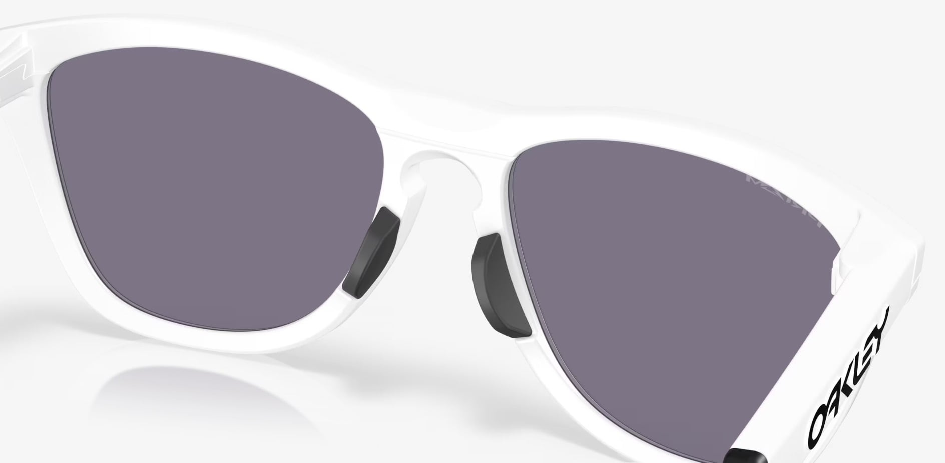 Okulary przeciwsłoneczne Oakley Frogskins Hybrid - Matte White/Prizm Grey