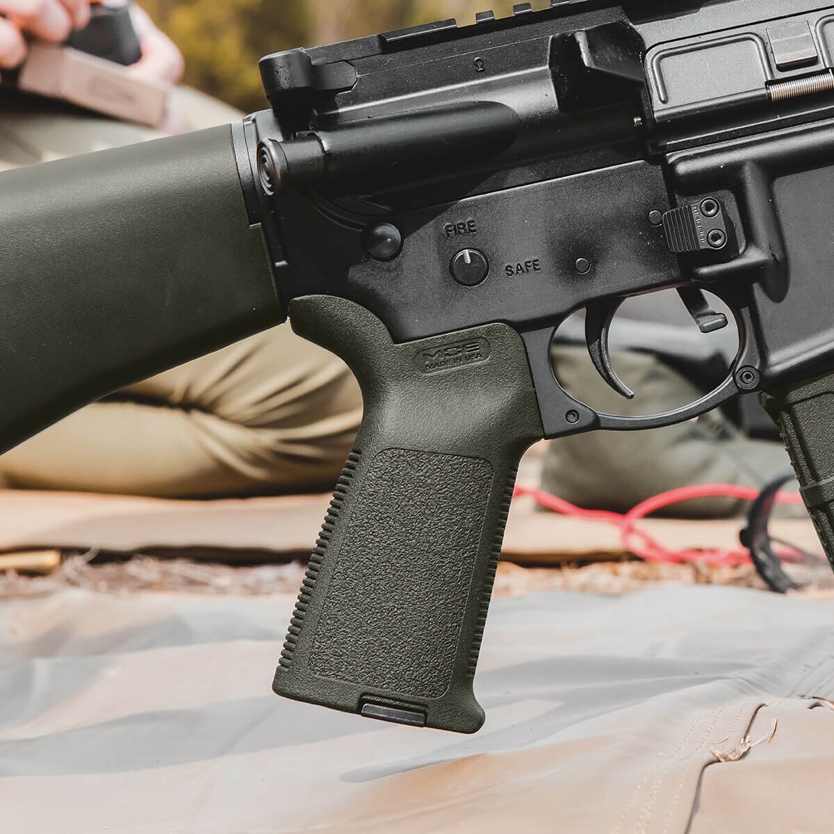 Chwyt pistoletowy Magpul MOE Grip do karabinków AR15/M4 - Olive Drab Green