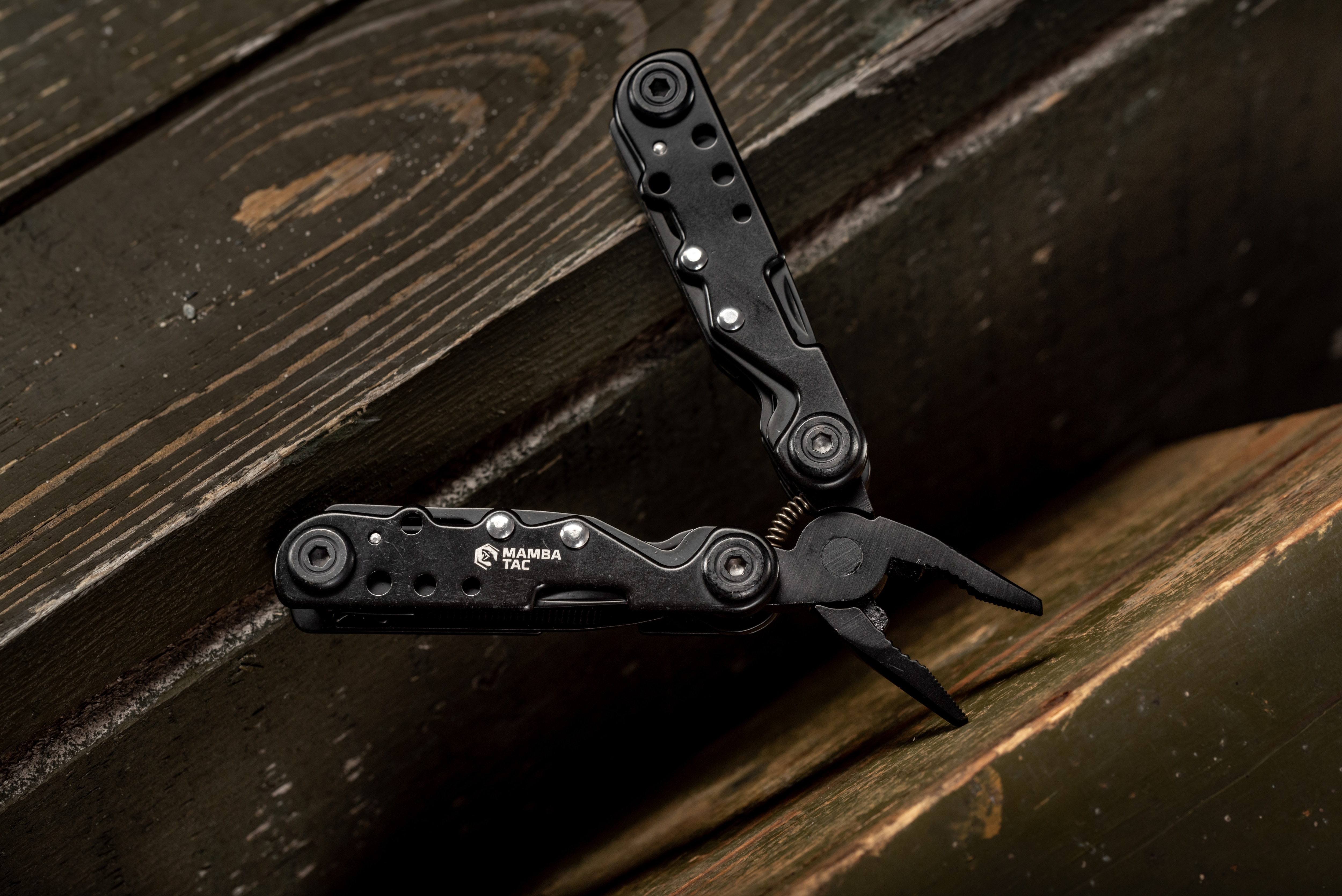 Multitool Mamba Tac Pivot 12w1 - Black