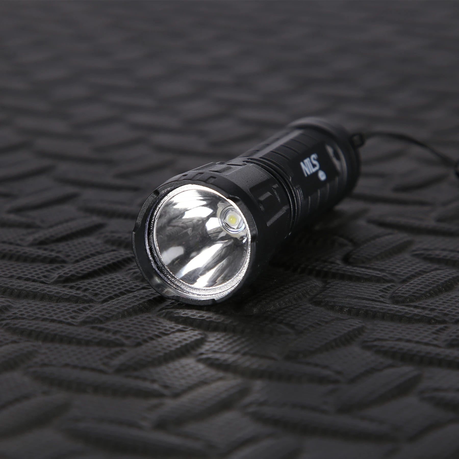 Latarka Nils Camp NC0002 180 LED