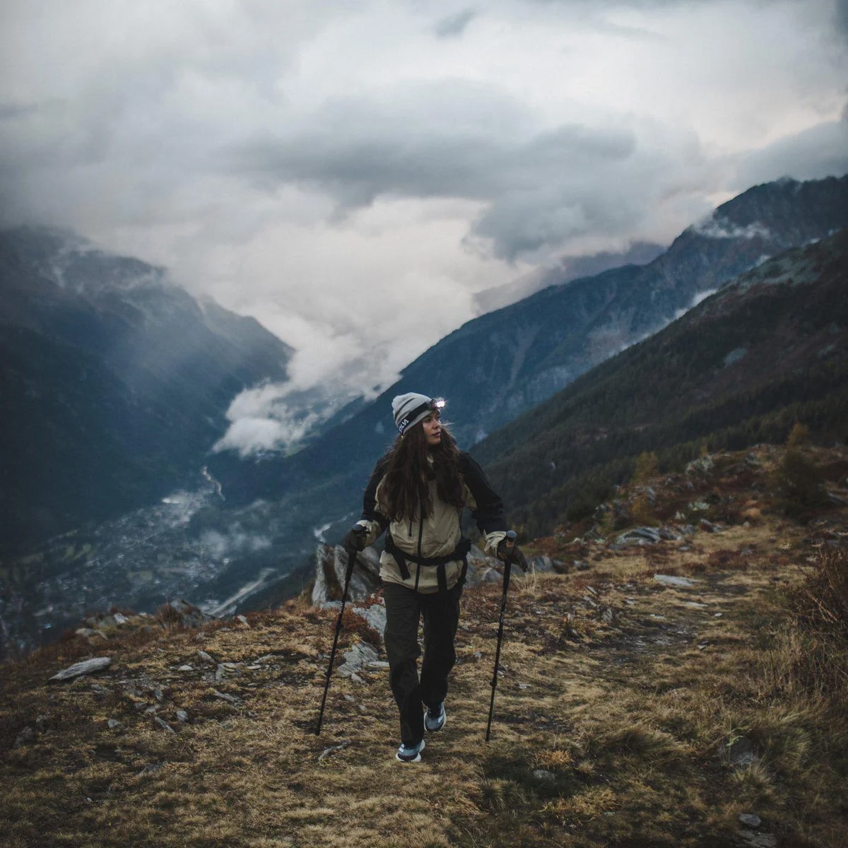 Latarka czołowa Silva Explore 5 Blue - 700 lumenów