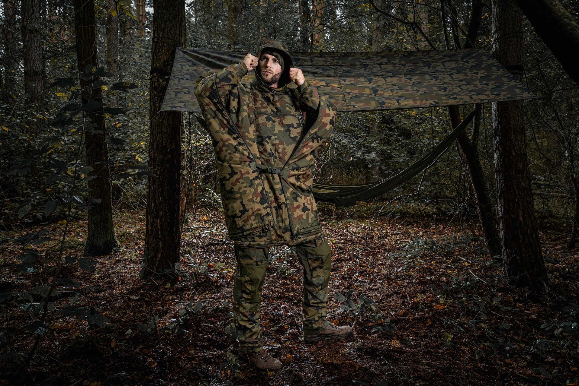 Ponczo Helikon-Tex Swagman Roll Climashield Apex z funkcją śpiwora - wz.93 Pantera PL Woodland
