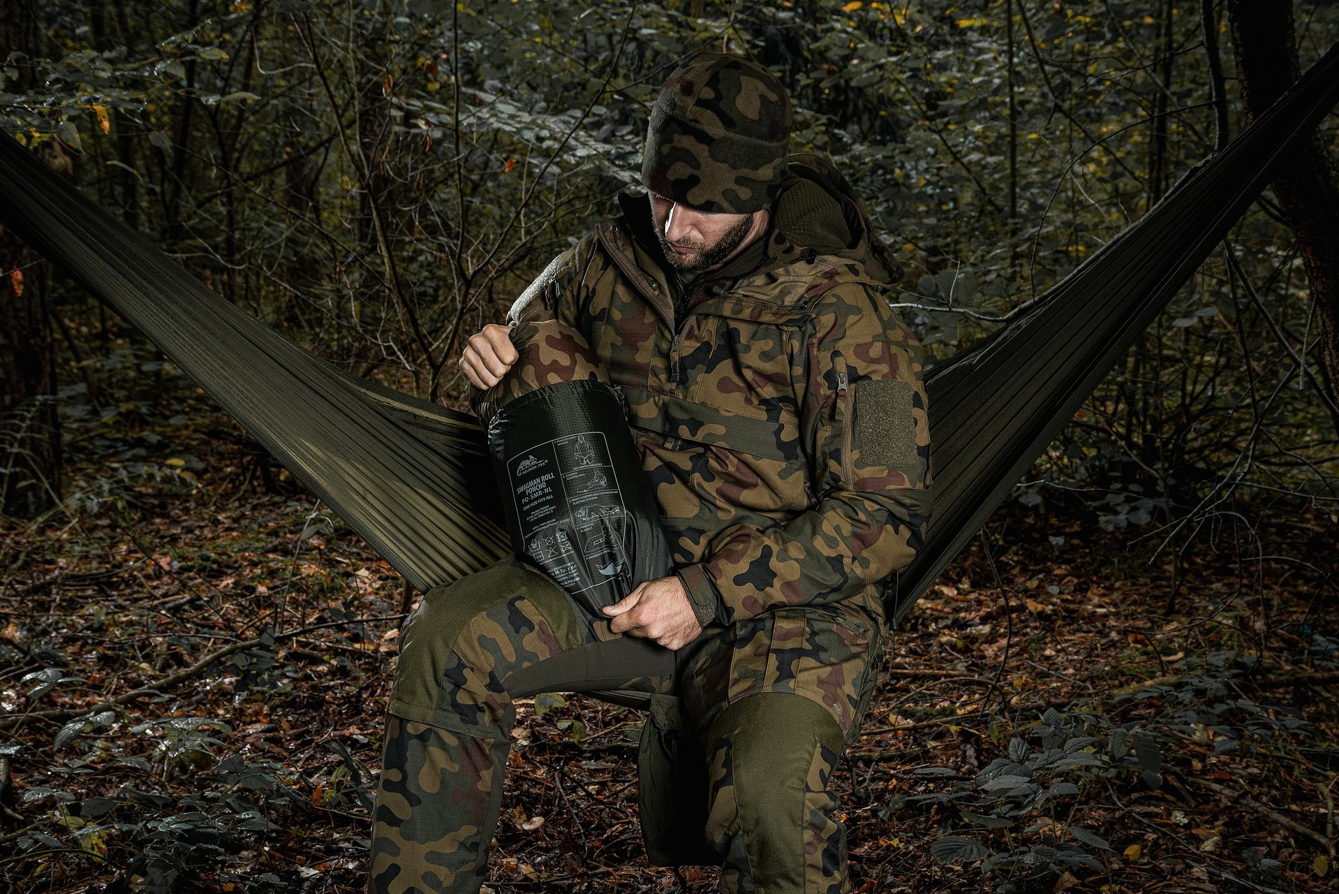 Ponczo Helikon-Tex Swagman Roll Climashield Apex z funkcją śpiwora - wz.93 Pantera PL Woodland