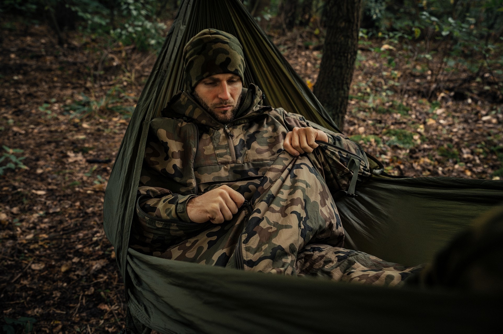 Ponczo Helikon-Tex Swagman Roll Climashield Apex z funkcją śpiwora - wz.93 Pantera PL Woodland