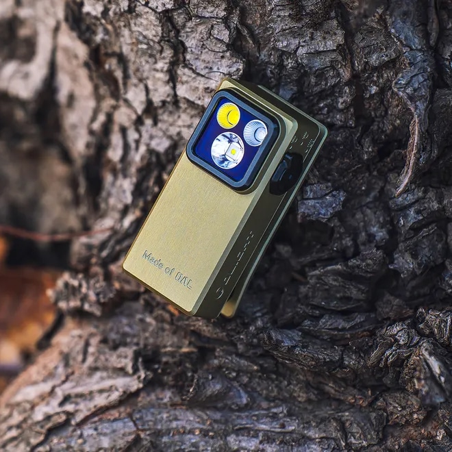 Latarka akumulatorowa Olight Oclip Ultra Olive Green - 530 lumenów