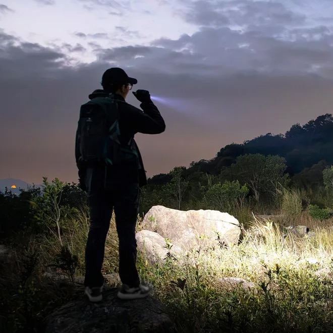 Latarka taktyczna Olight Warrior Ultra Olive Green - 2500 lumenów