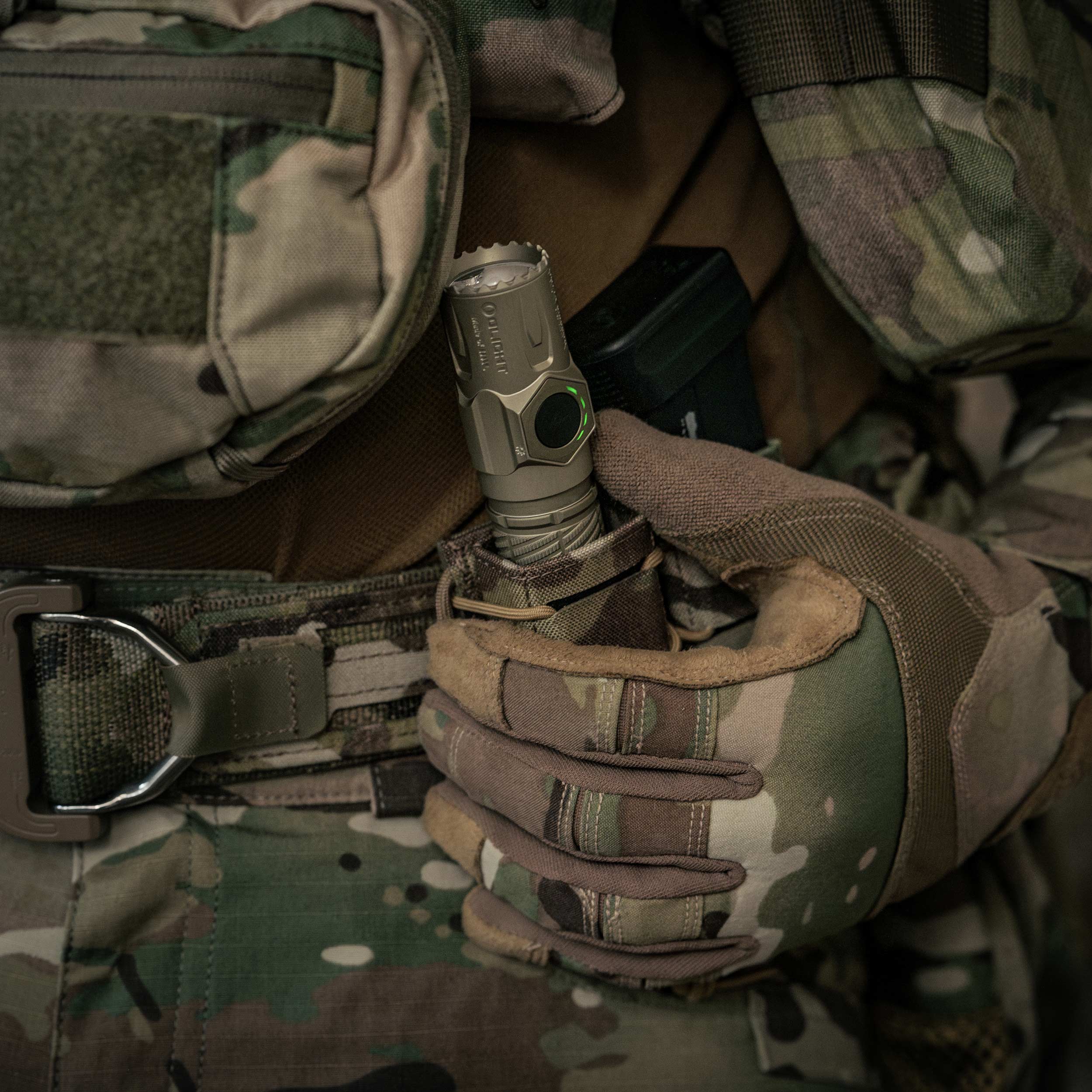 Latarka taktyczna Olight Warrior Ultra Olive Green - 2500 lumenów