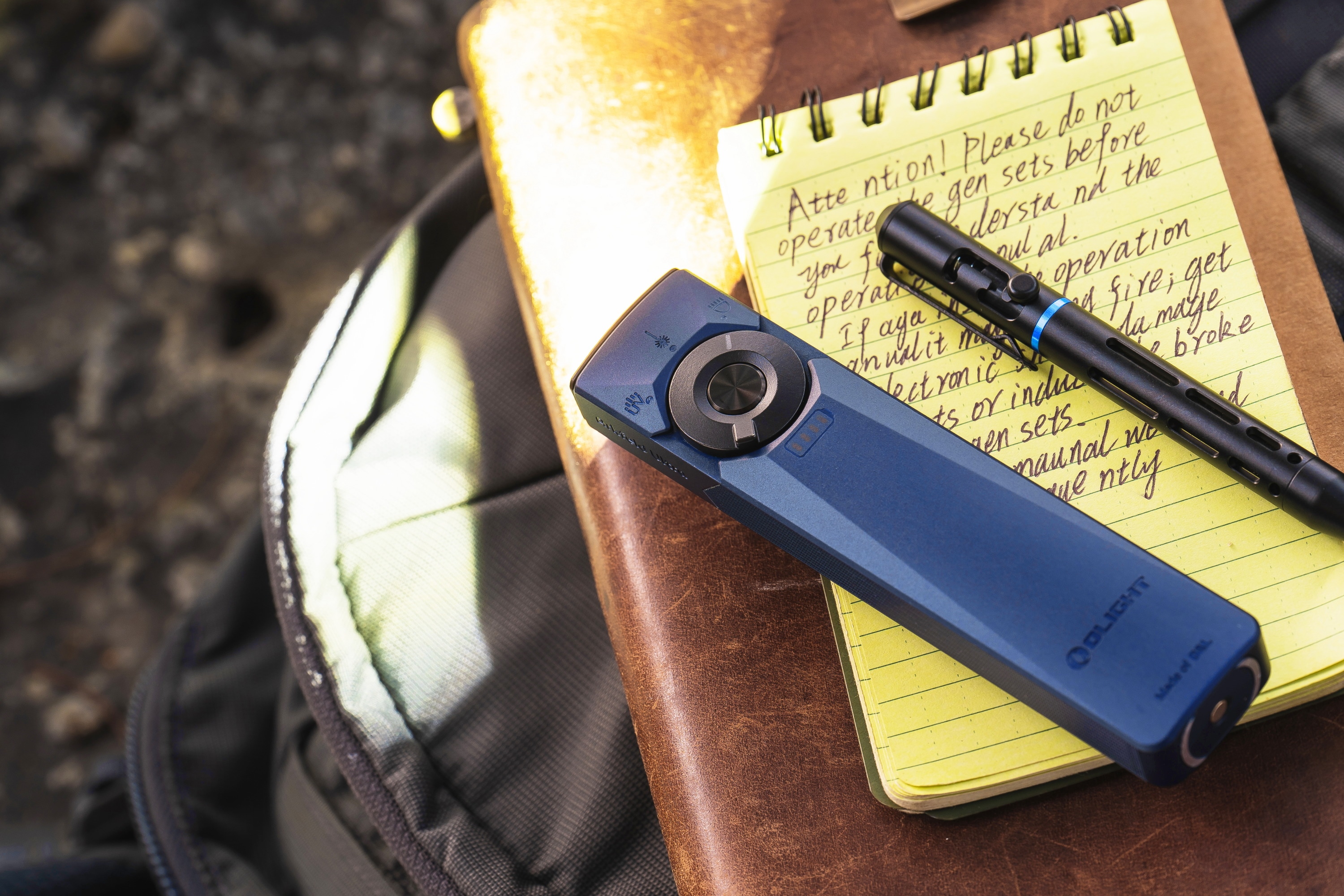 Ліхтарик з лазерним покажчиком Olight Arkfeld Ultra UV Cool White Navy Blue - 1400 люменів