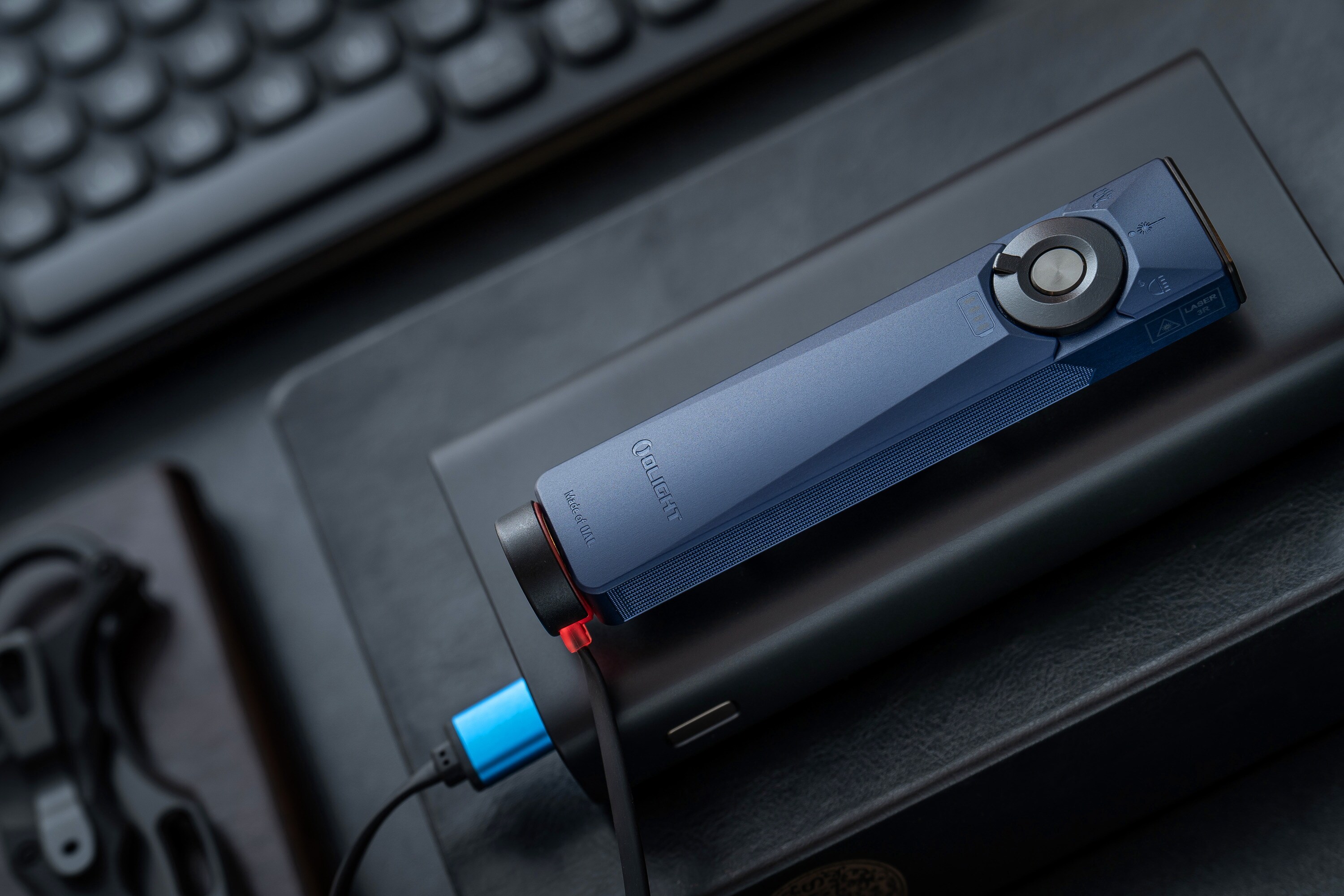 Ліхтарик з лазерним покажчиком Olight Arkfeld Ultra UV Cool White Navy Blue - 1400 люменів