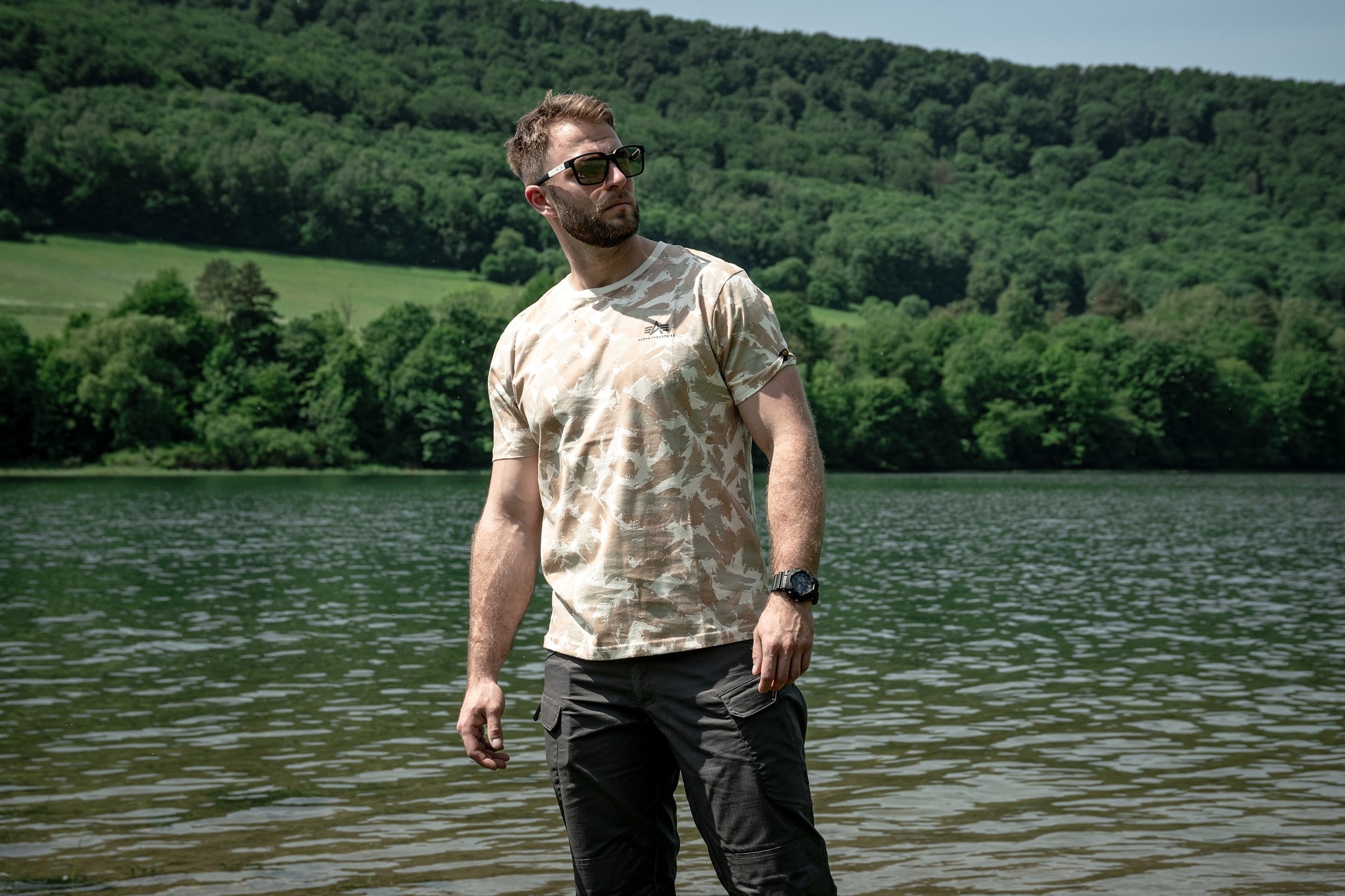 Koszulka T-shirt Alpha Industries Basic Small Logo - Sand Camo