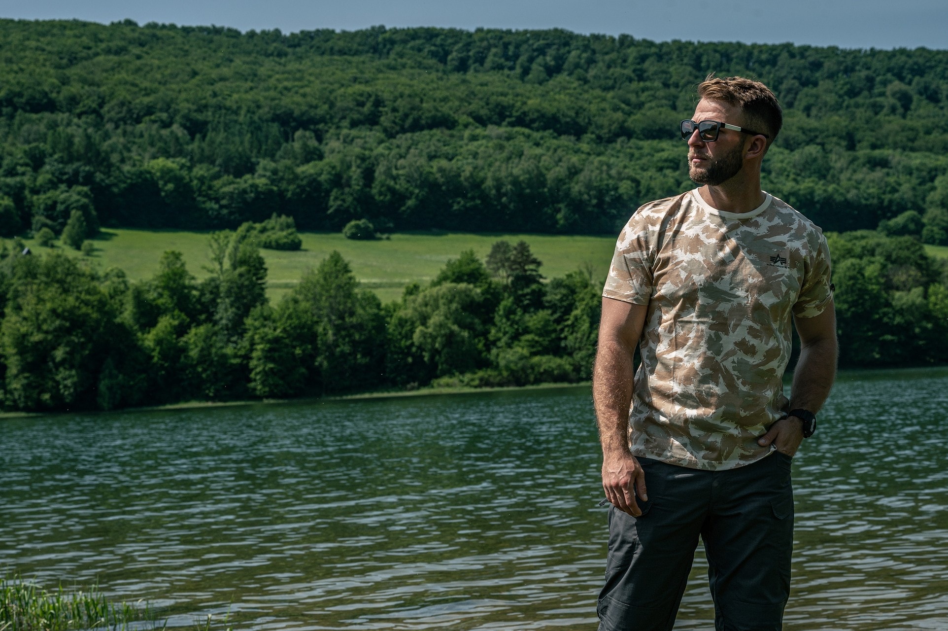 Koszulka T-shirt Alpha Industries Basic Small Logo - Sand Camo