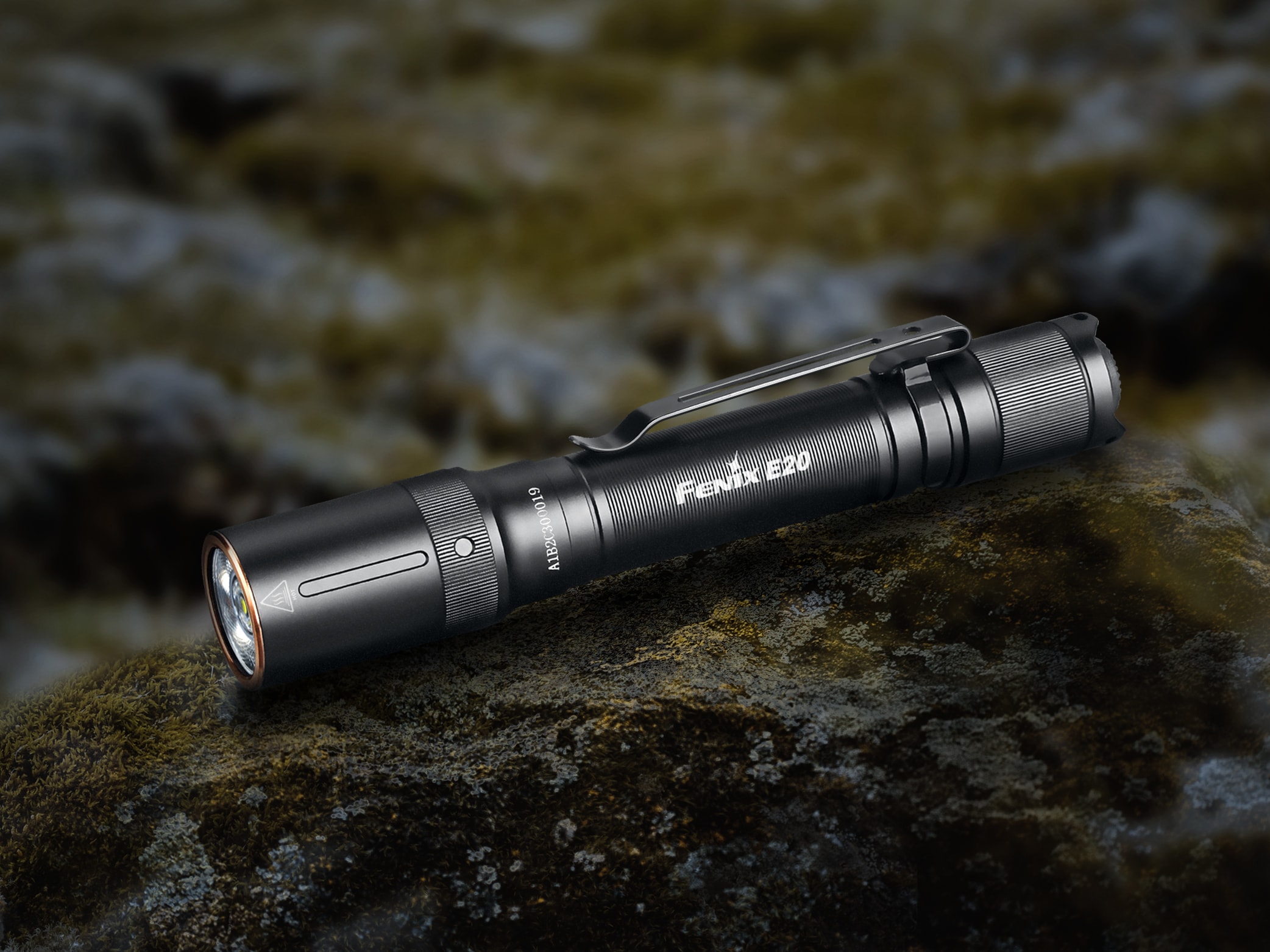 Latarka Fenix E20 V2.0 - 350 lumenów
