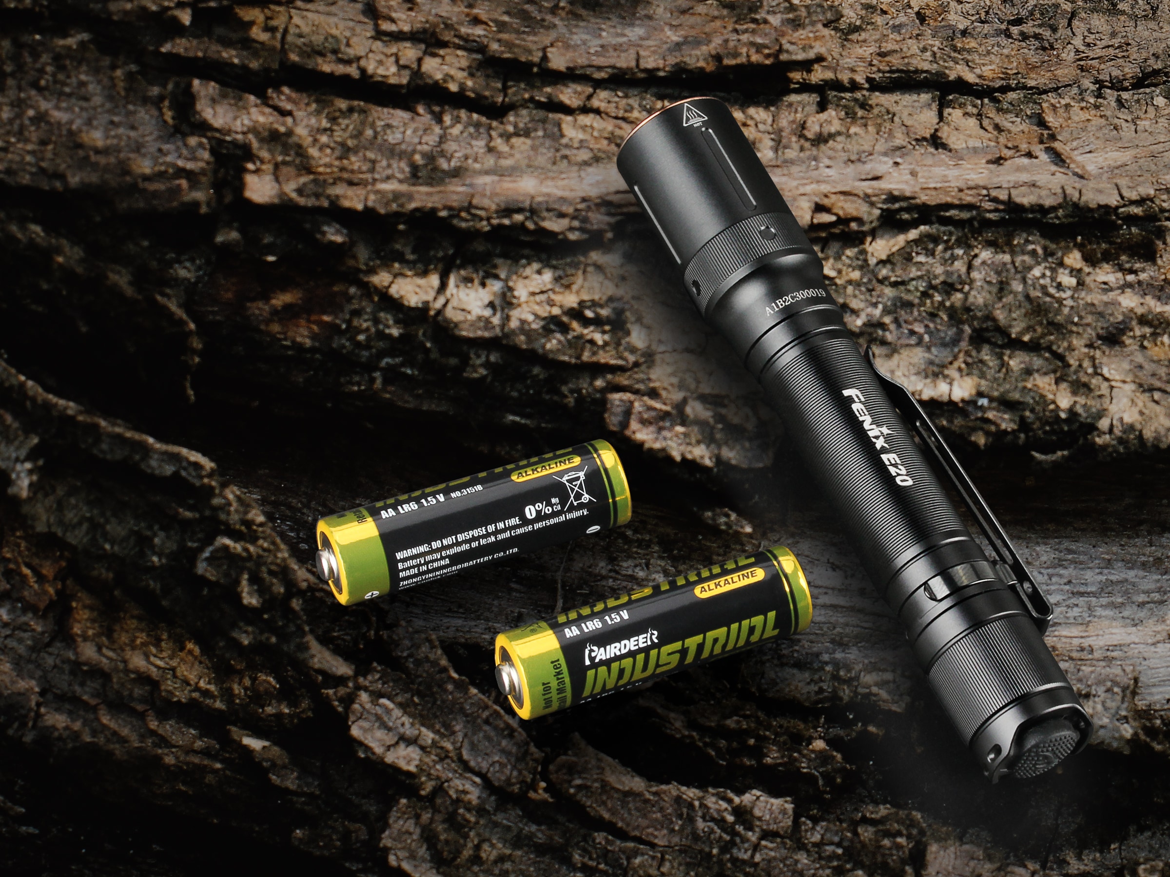 Latarka Fenix E20 V2.0 - 350 lumenów